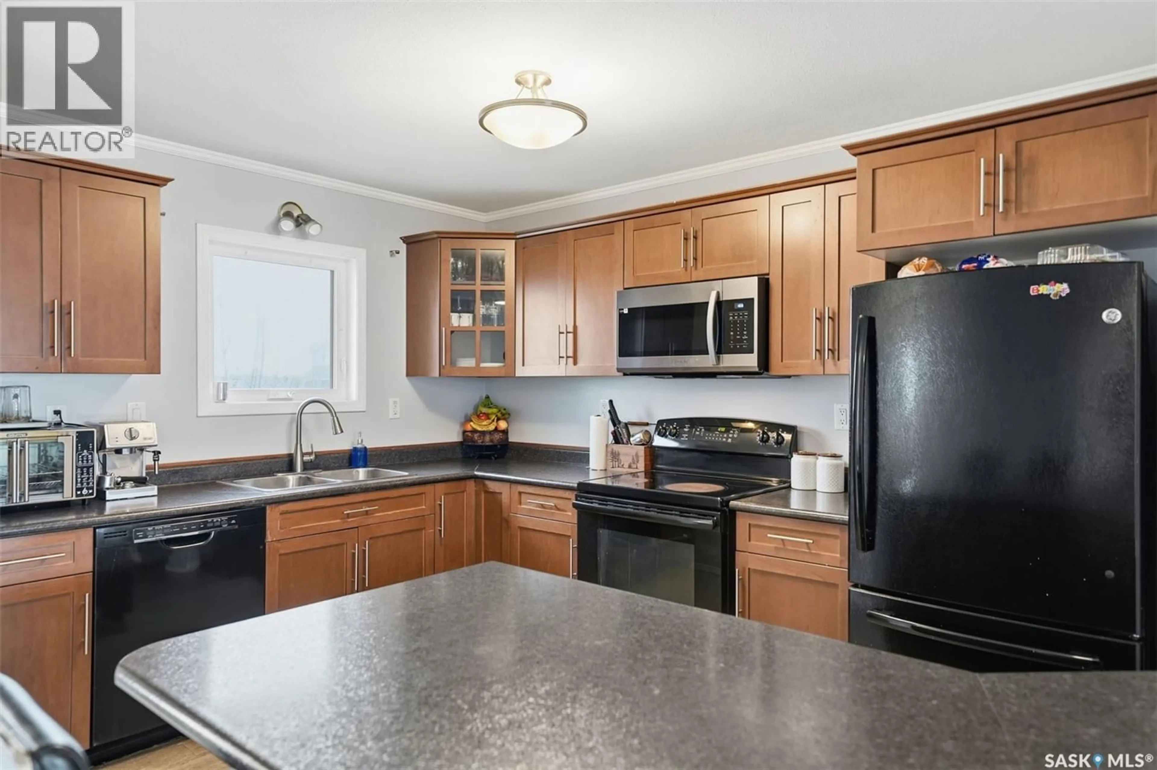 Standard kitchen, unknown for 108 275 PRINGLE LANE, Saskatoon Saskatchewan S7T0T5