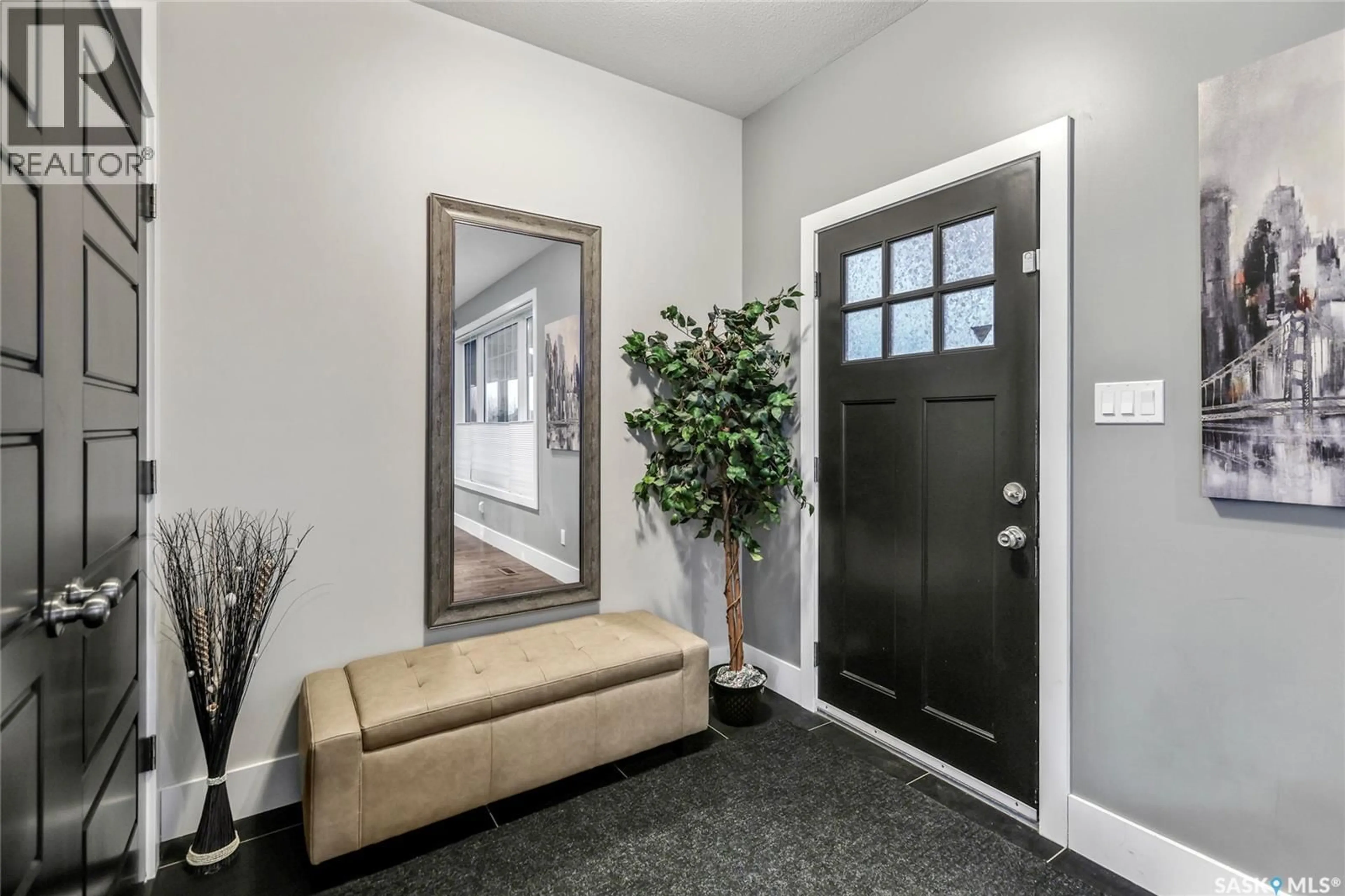 Indoor entryway for 1730 11TH AVENUE, Moose Jaw Saskatchewan S6J0B3