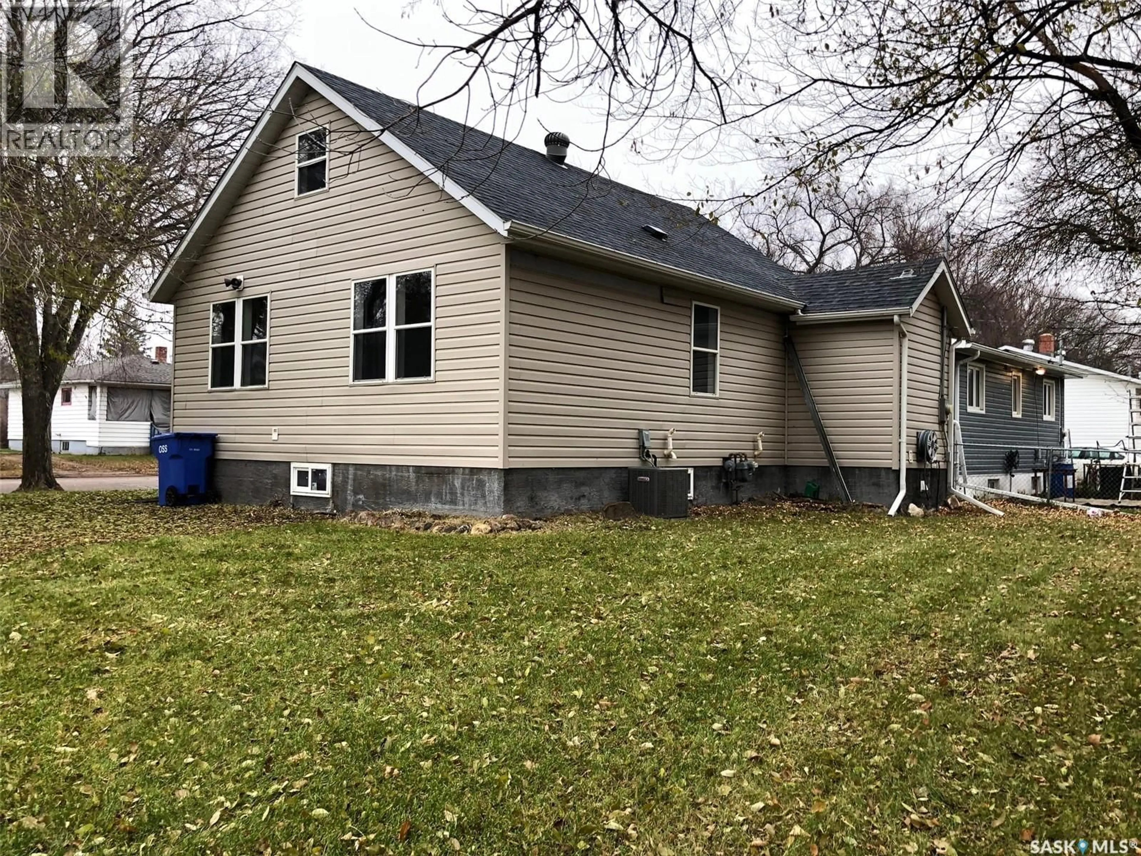 Home with vinyl exterior material, street for 240 3RD AVENUE, Canora Saskatchewan S0A0L0
