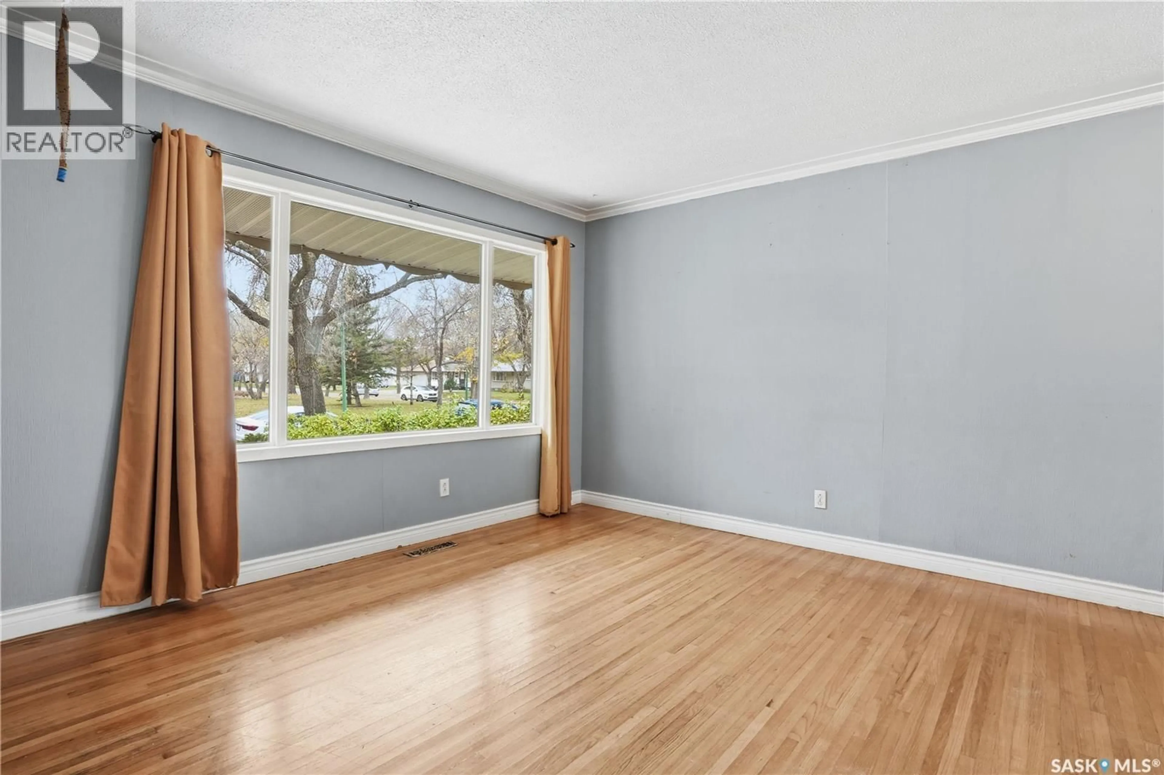 A pic of a room for 5012 1ST AVENUE, Regina Saskatchewan S4T0A5