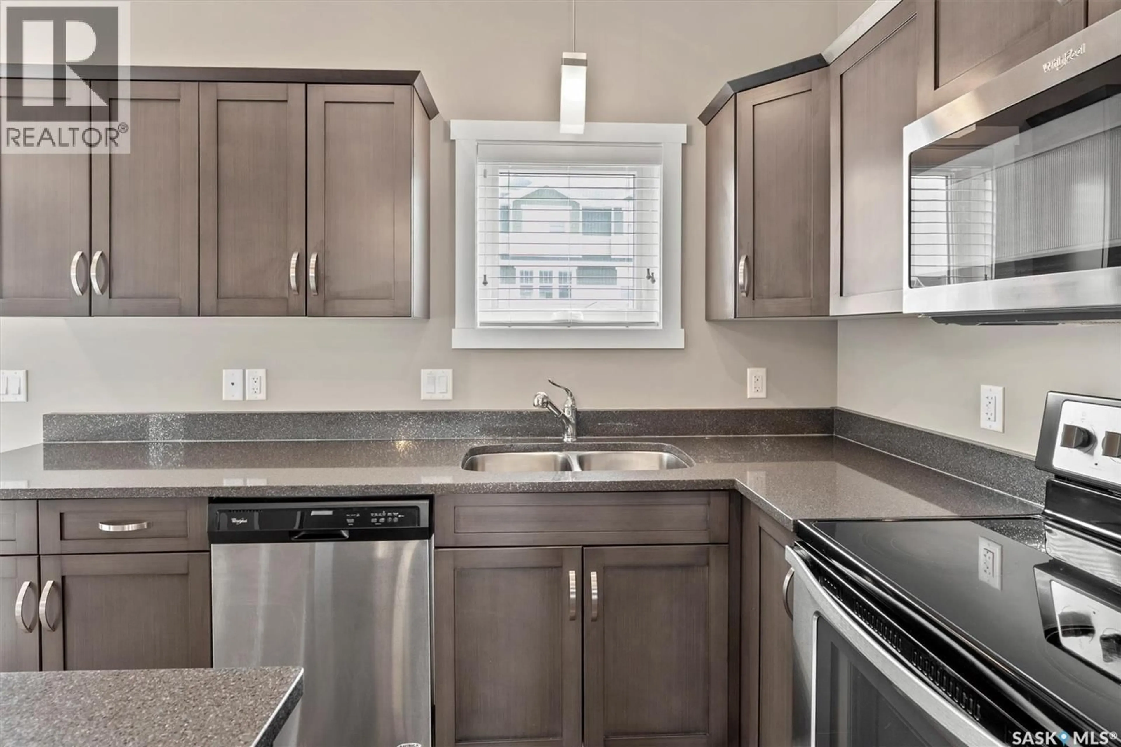 Standard kitchen, unknown for 1216 PRINGLE WAY, Saskatoon Saskatchewan S7T0X5