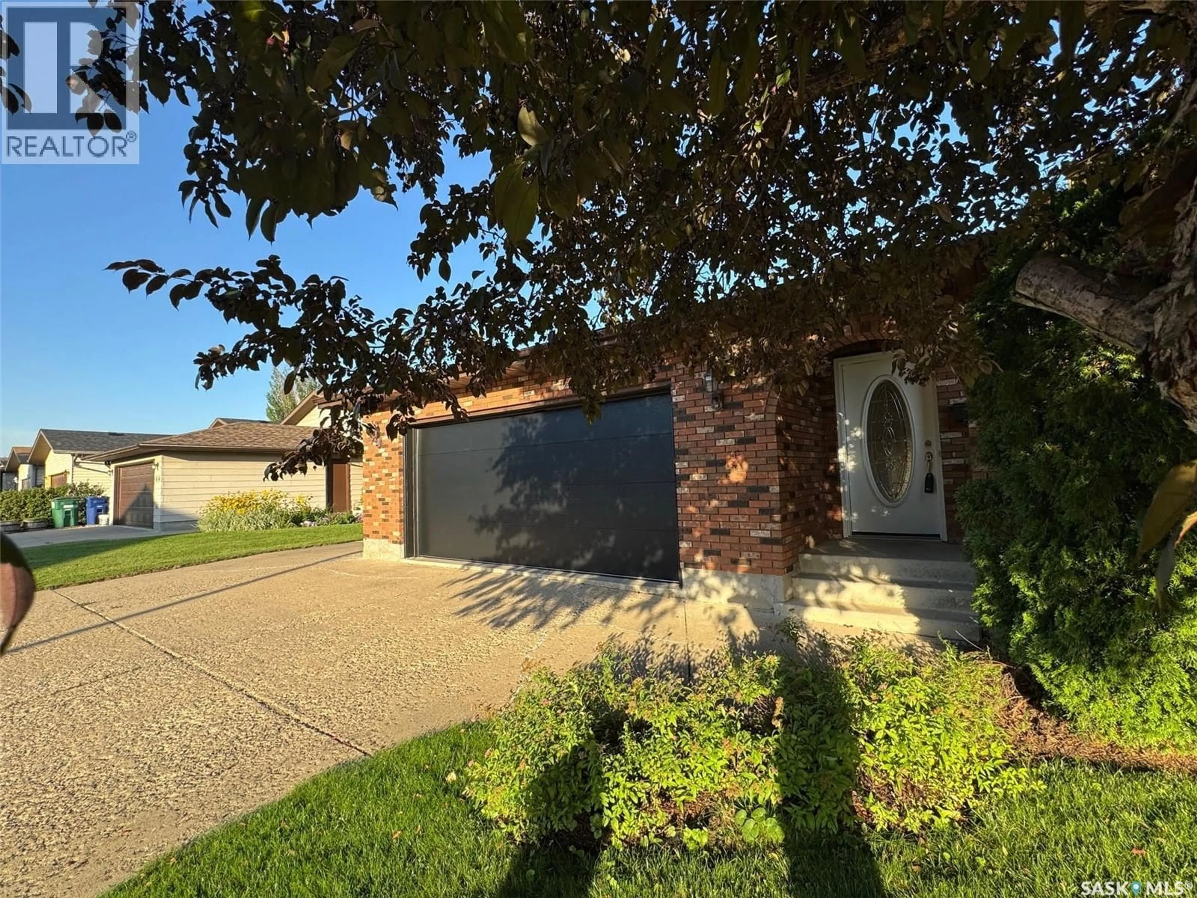 Unknown for 418 EMERALD CRESCENT, Saskatoon Saskatchewan S7J4L3