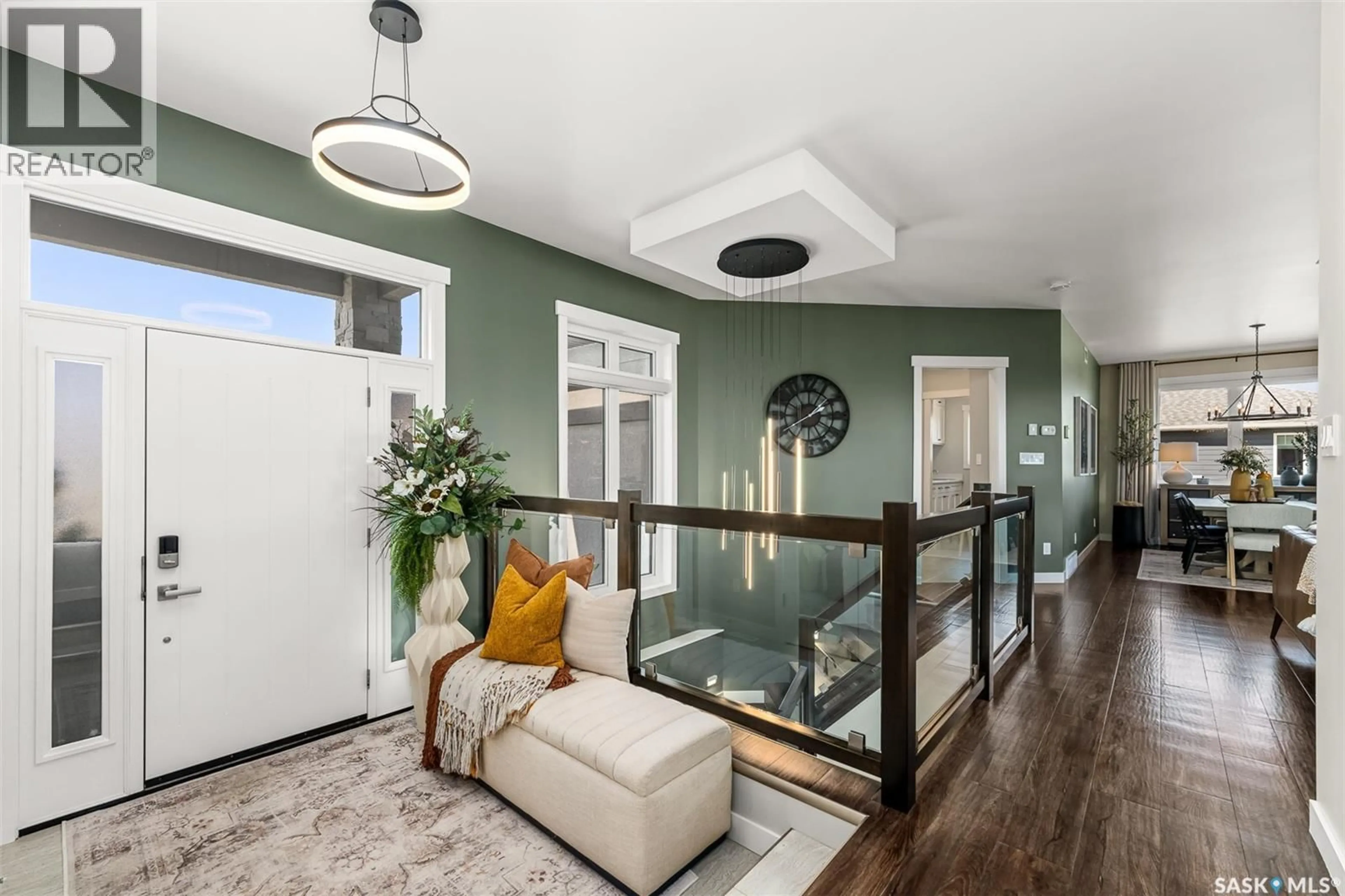 Indoor entryway for 127 IRON BRIDGE DRIVE, Moose Jaw Saskatchewan S6J0B4