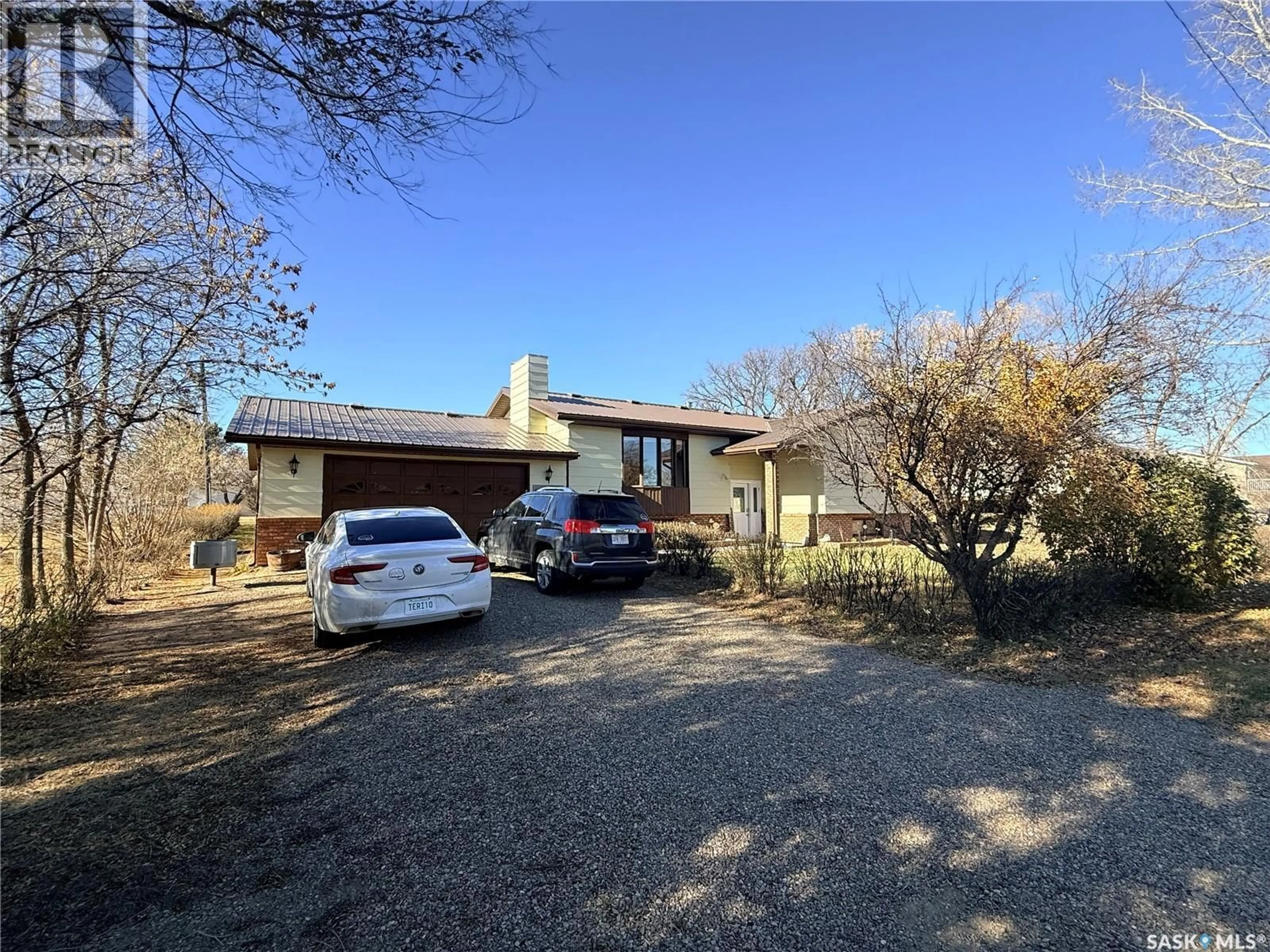 A pic from outside/outdoor area/front of a property/back of a property/a pic from drone, street for 4419 CENTRE STREET, Cadillac Saskatchewan S0N0K0