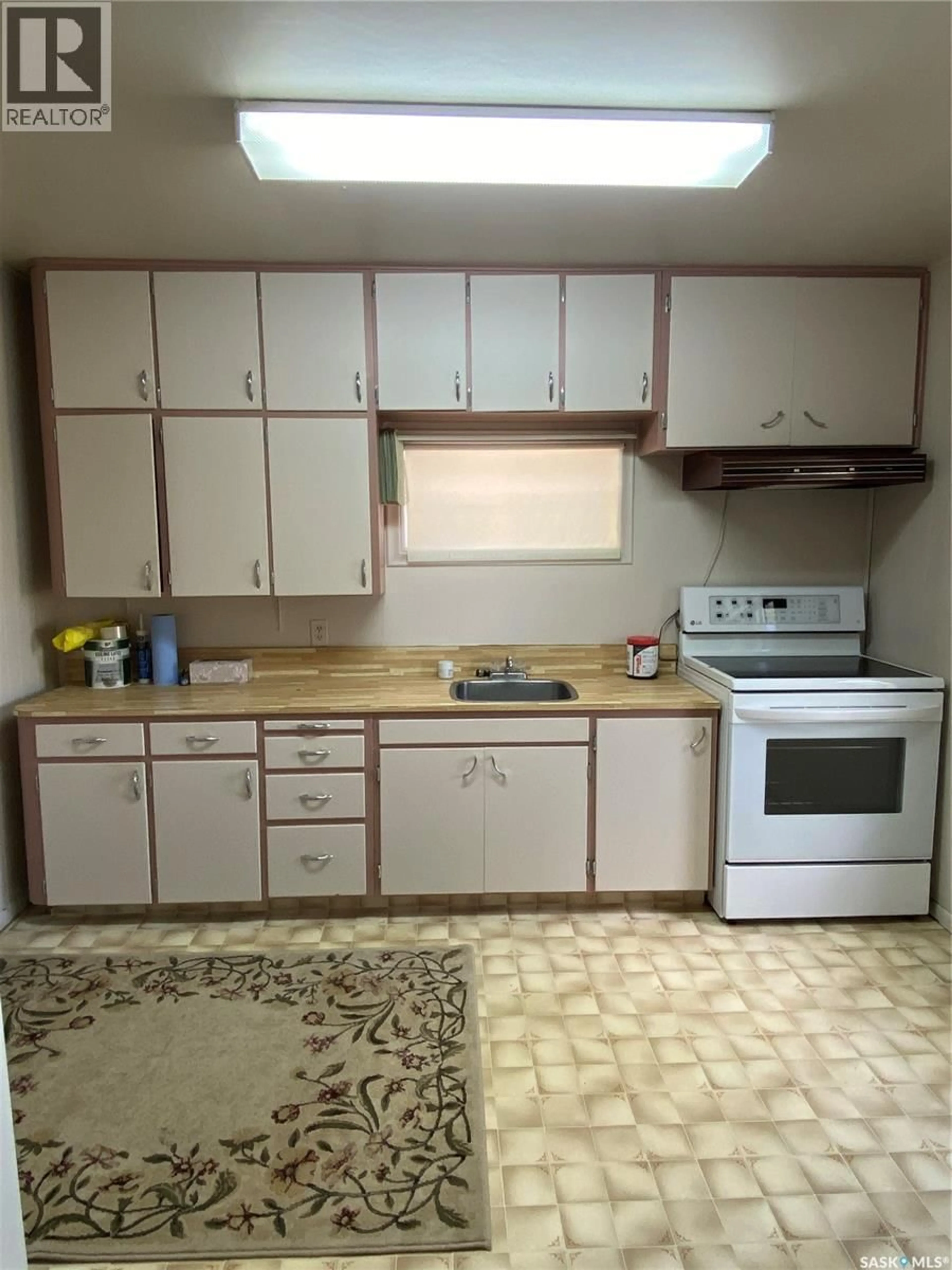 Standard kitchen, unknown for 301 SHURYGALO ROAD, Bienfait Saskatchewan S0C0M0