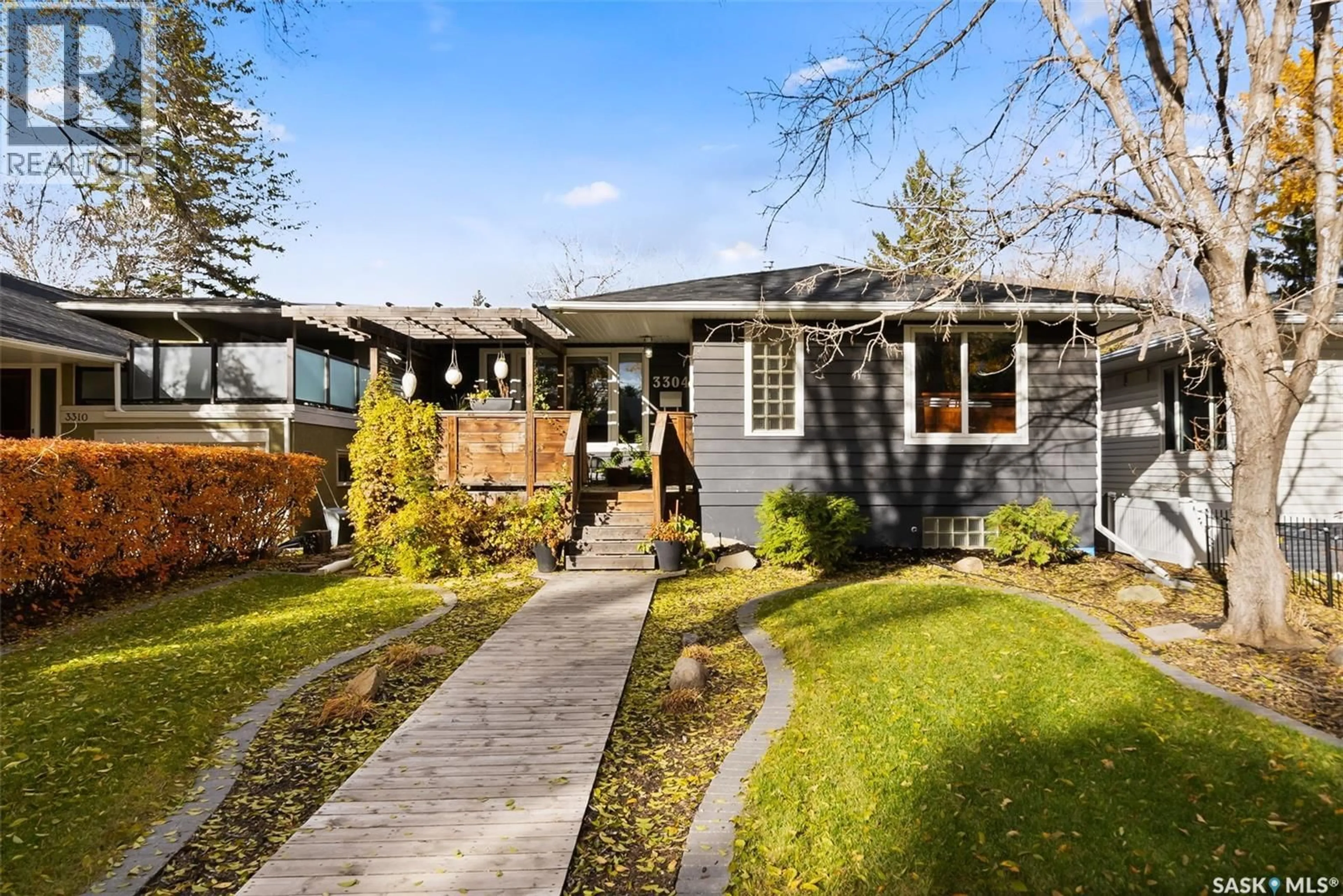 Home with vinyl exterior material, street for 3304 HILL AVENUE, Regina Saskatchewan S4S0W7