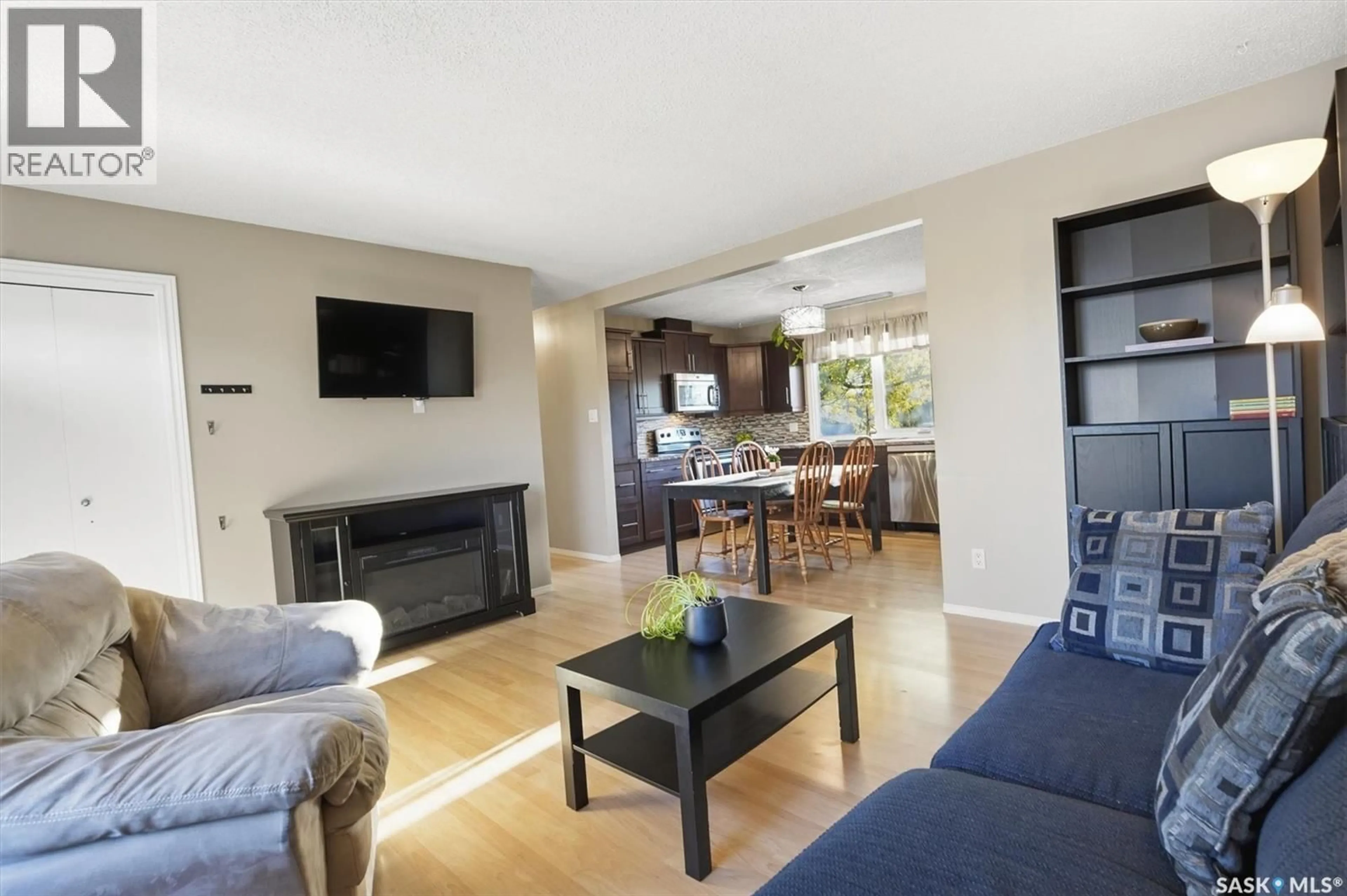 Living room with furniture, unknown for 441 BROCK CRESCENT, Saskatoon Saskatchewan S7H4N3