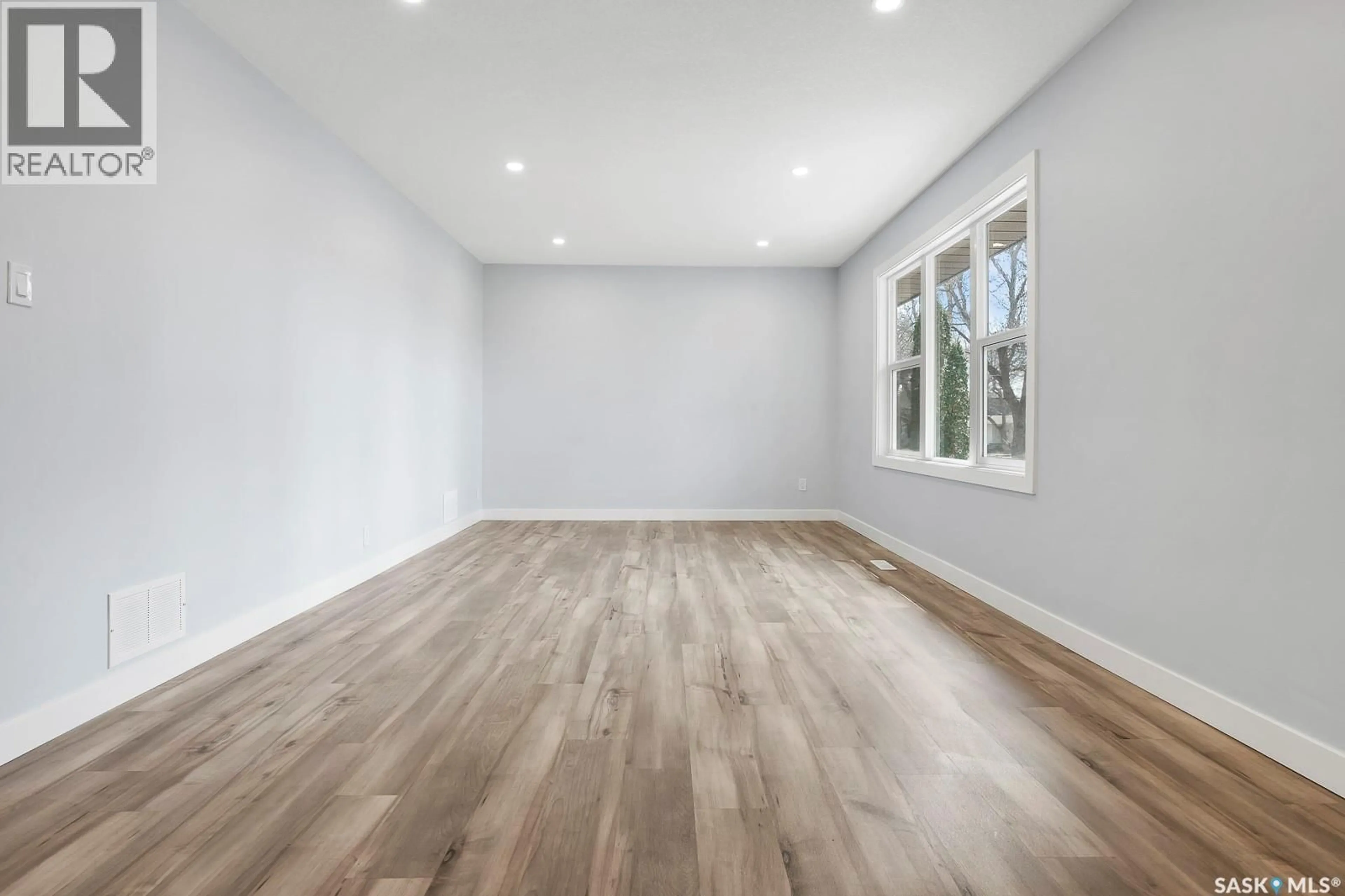 A pic of a room for 2711 MACKAY STREET, Regina Saskatchewan S4N2T8