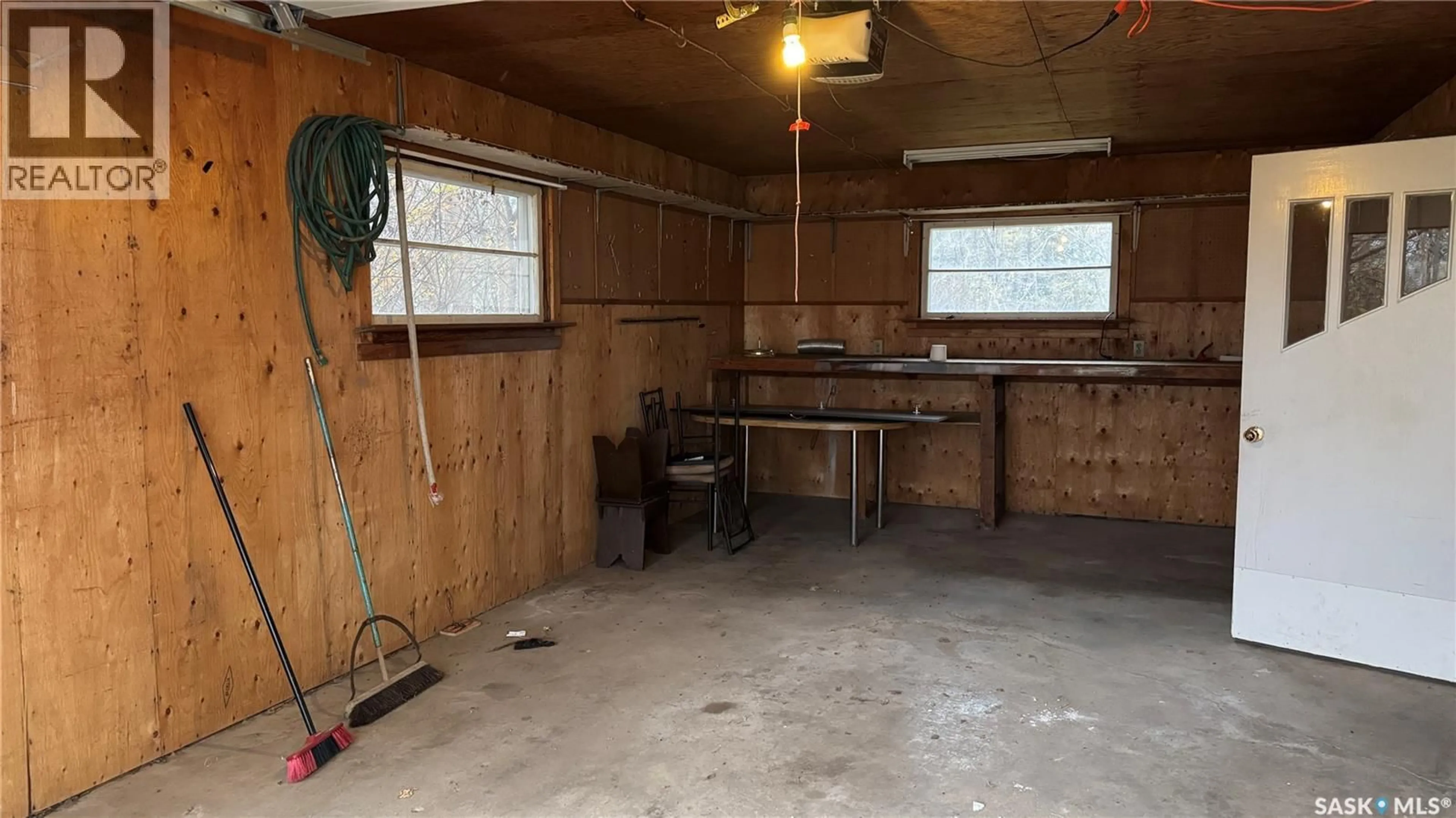 Indoor garage for 115 1ST STREET, Davidson Saskatchewan S0G1A0