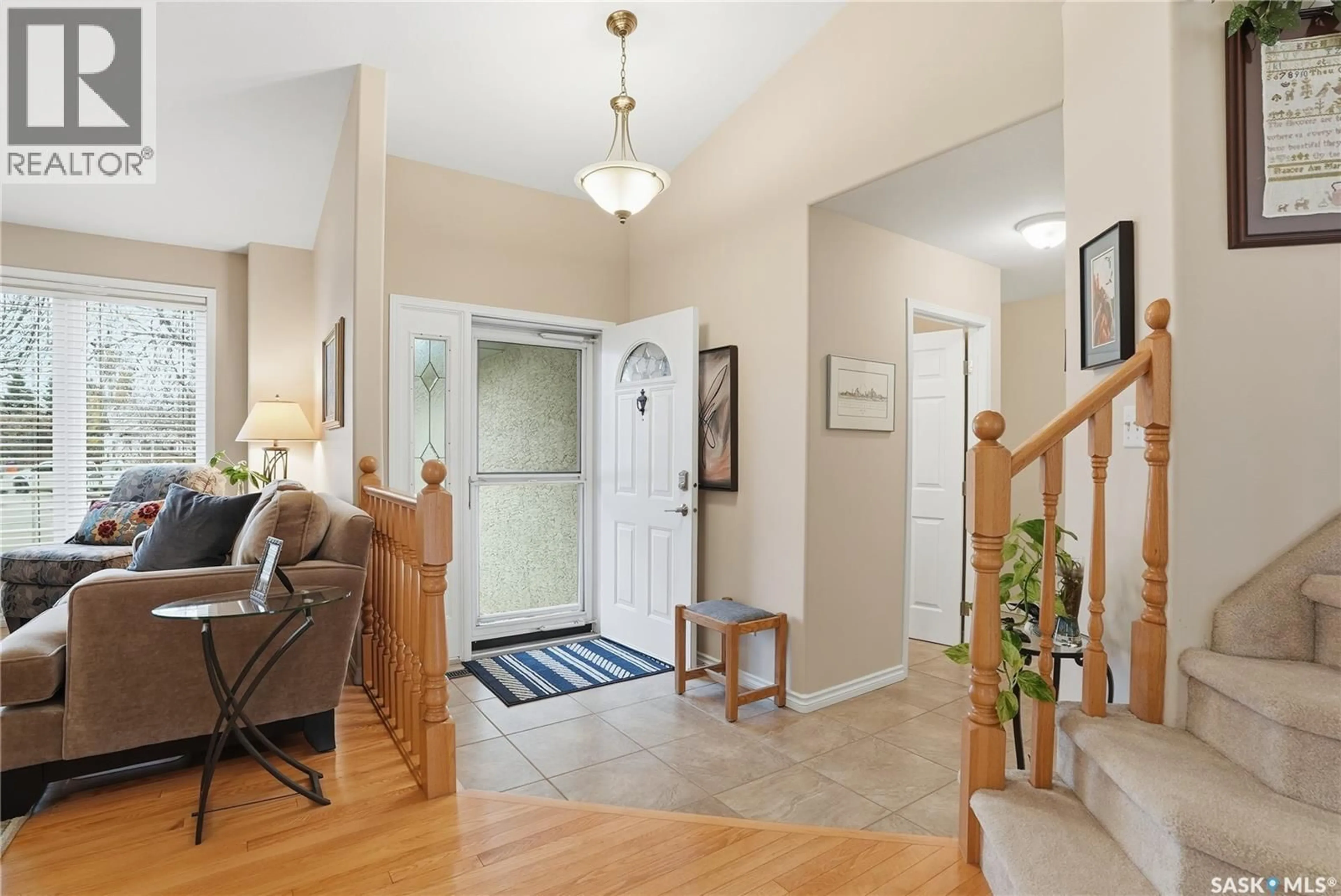 Indoor entryway for 243 BRIARVALE BAY, Saskatoon Saskatchewan S7V1B8