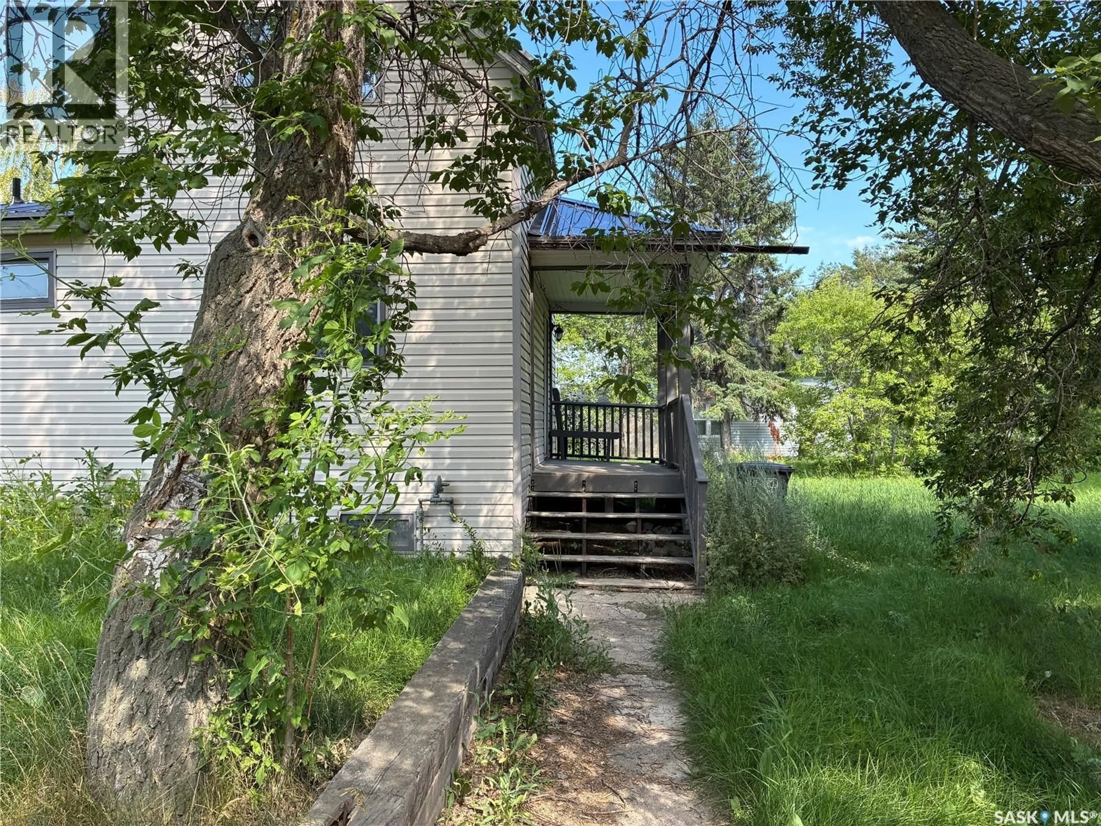 A pic from outside/outdoor area/front of a property/back of a property/a pic from drone, unknown for 502 BANGOR AVENUE, Viscount Saskatchewan S0K4M0