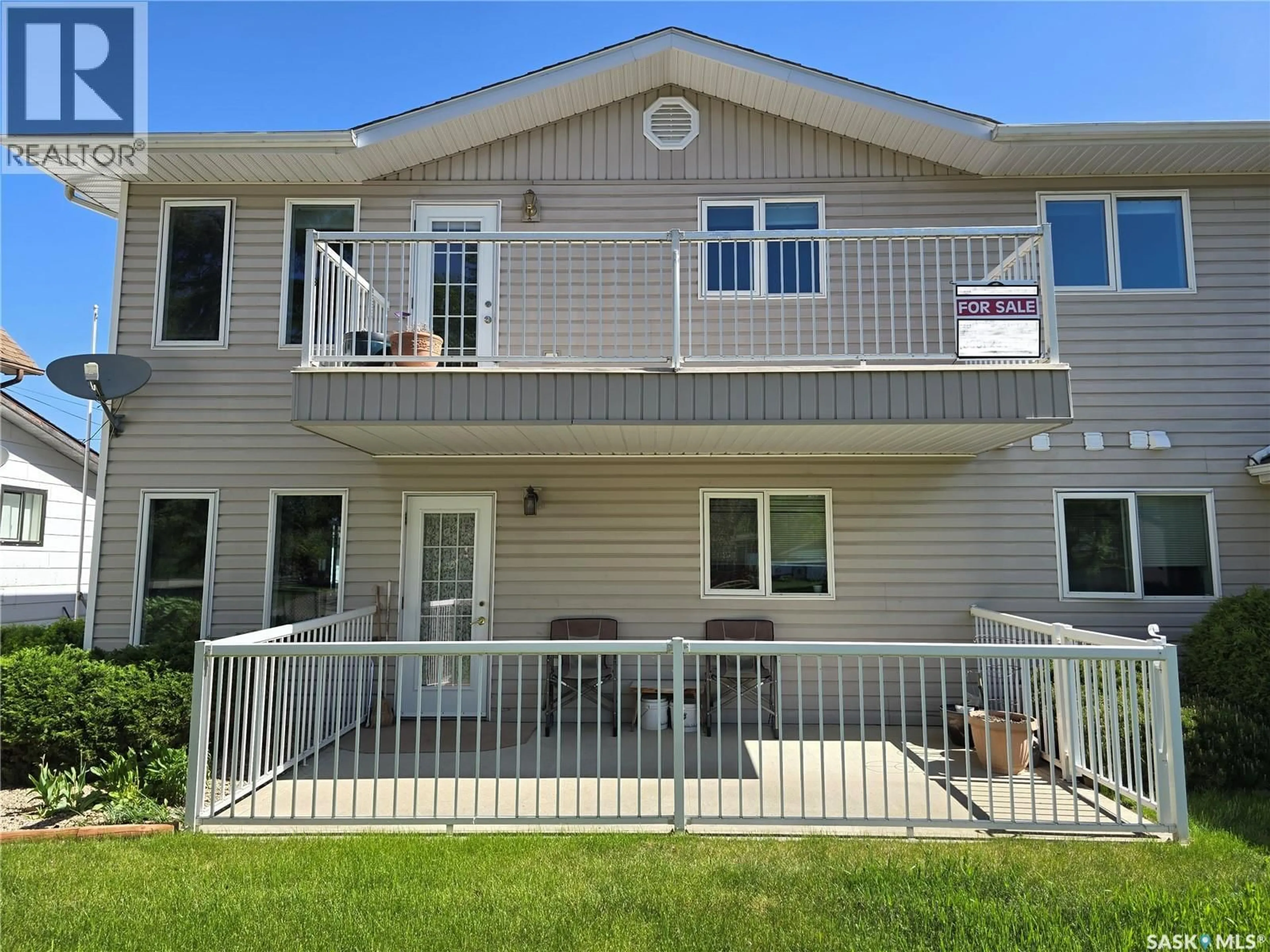 Home with vinyl exterior material, unknown for 202 304 3RD AVENUE, Watrous Saskatchewan S0K4T0