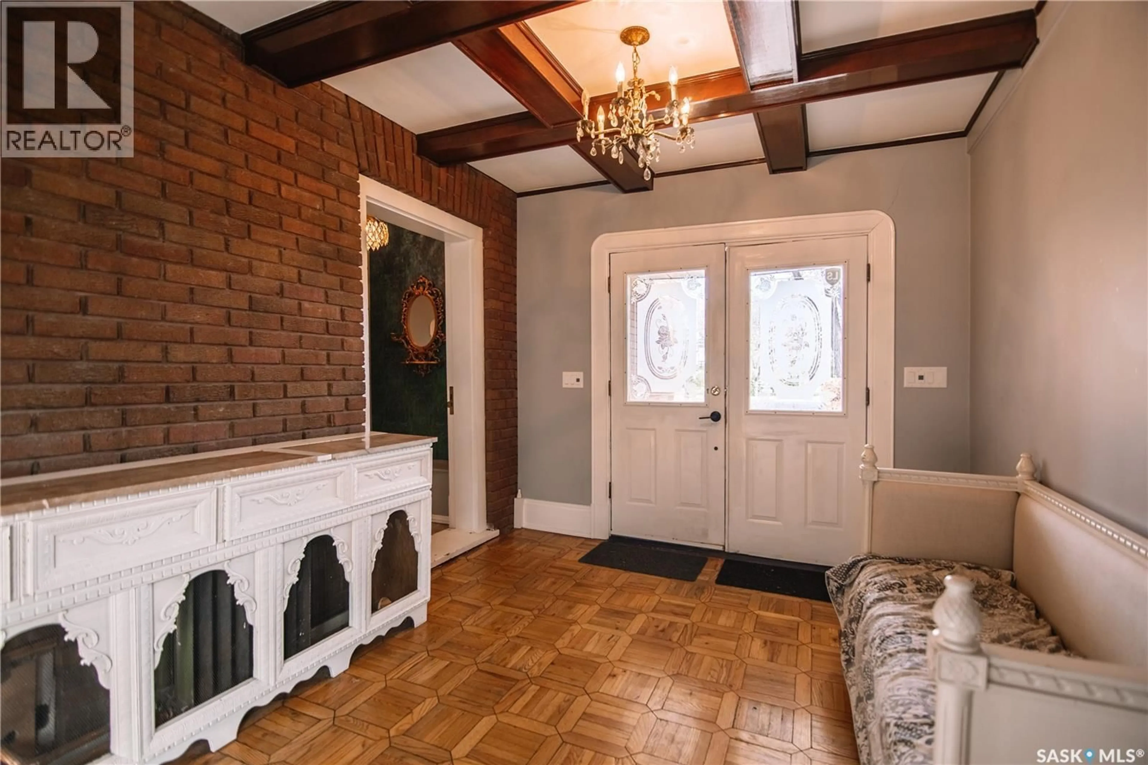 Indoor entryway for 3118 ALBERT STREET, Regina Saskatchewan S4S3N8