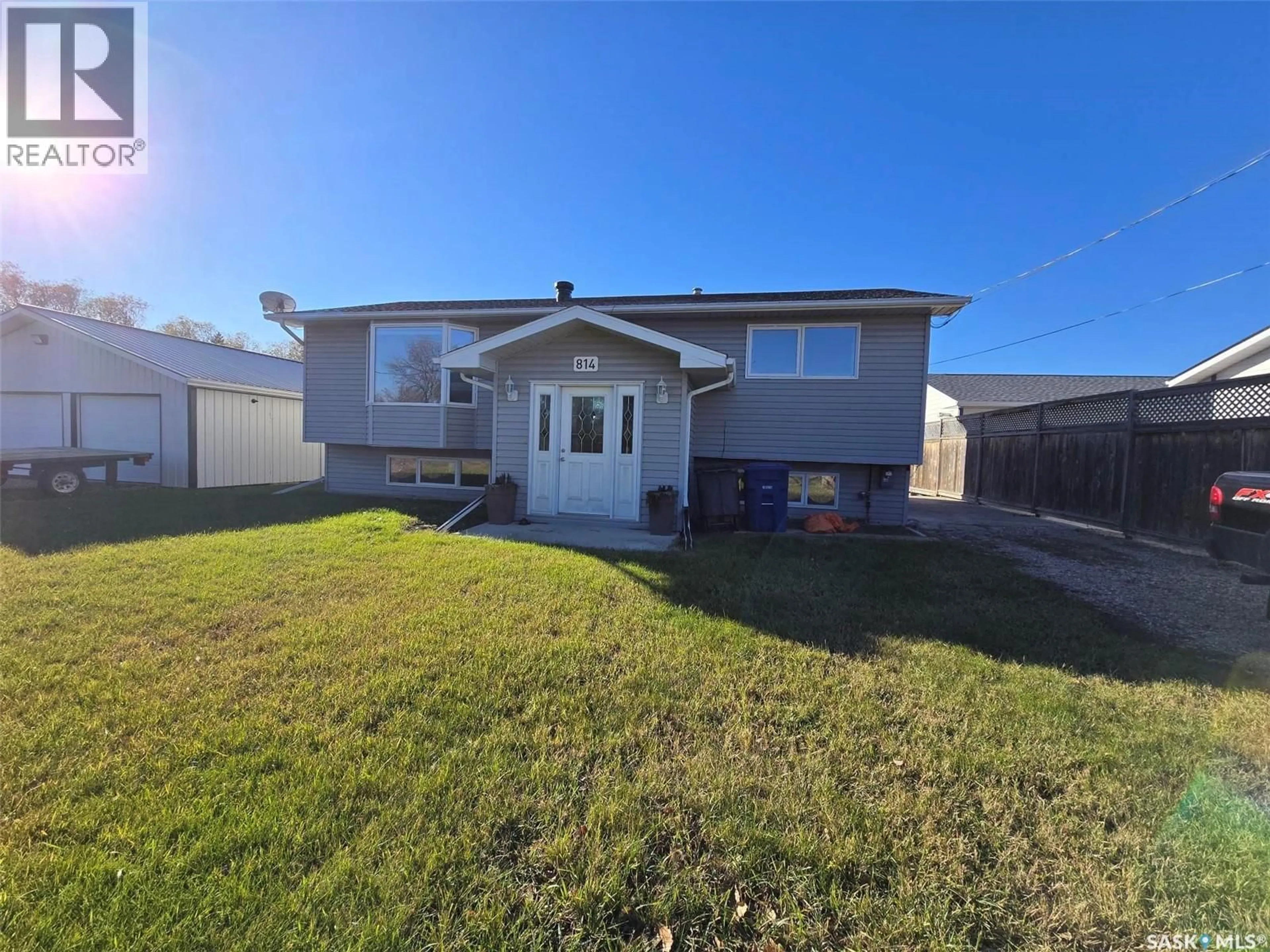 A pic from outside/outdoor area/front of a property/back of a property/a pic from drone, street for 814 ALICE STREET, Grenfell Saskatchewan S0G2B0