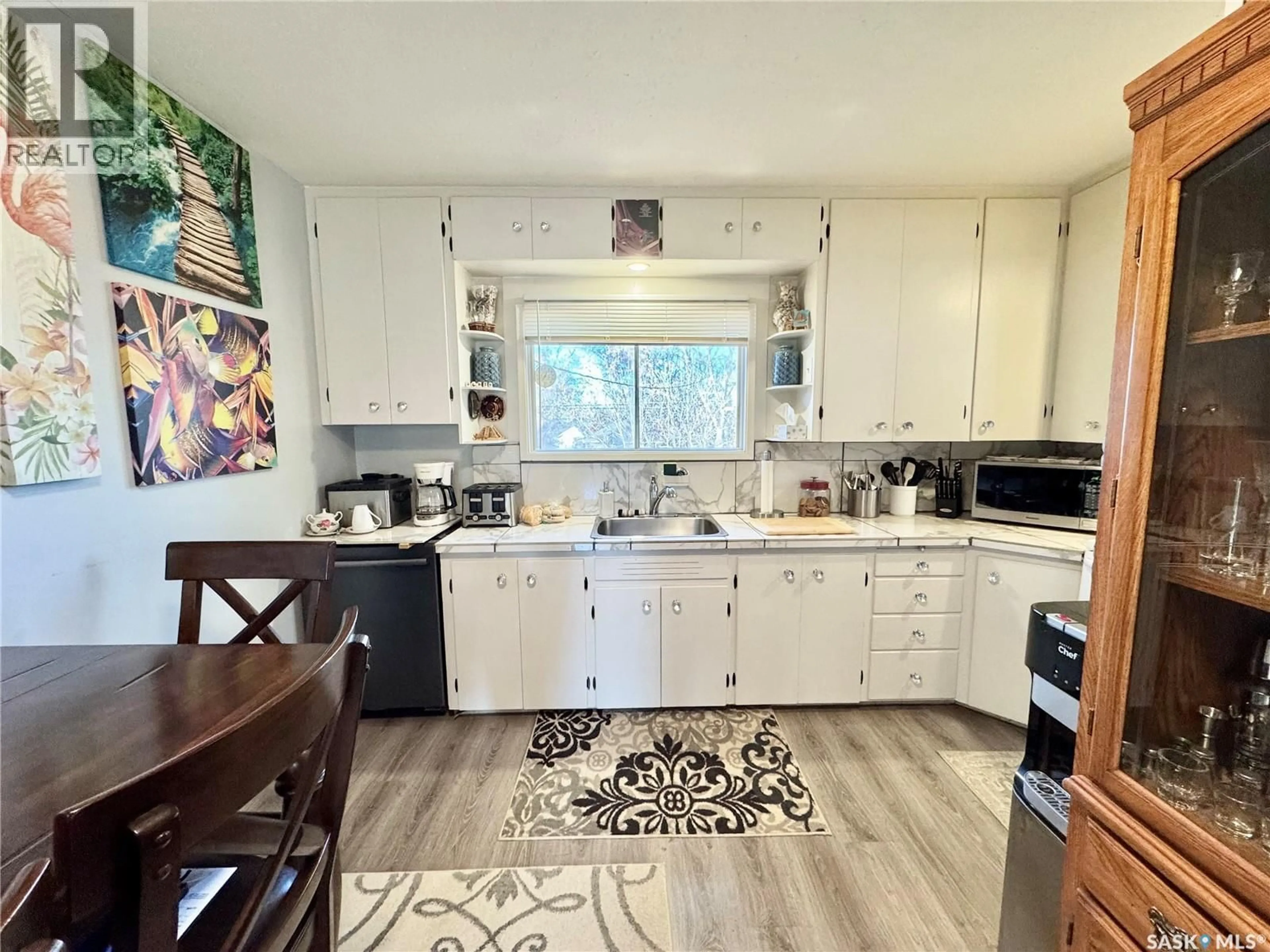 Open concept kitchen, unknown for 534 21ST STREET, Prince Albert Saskatchewan S6V1M4