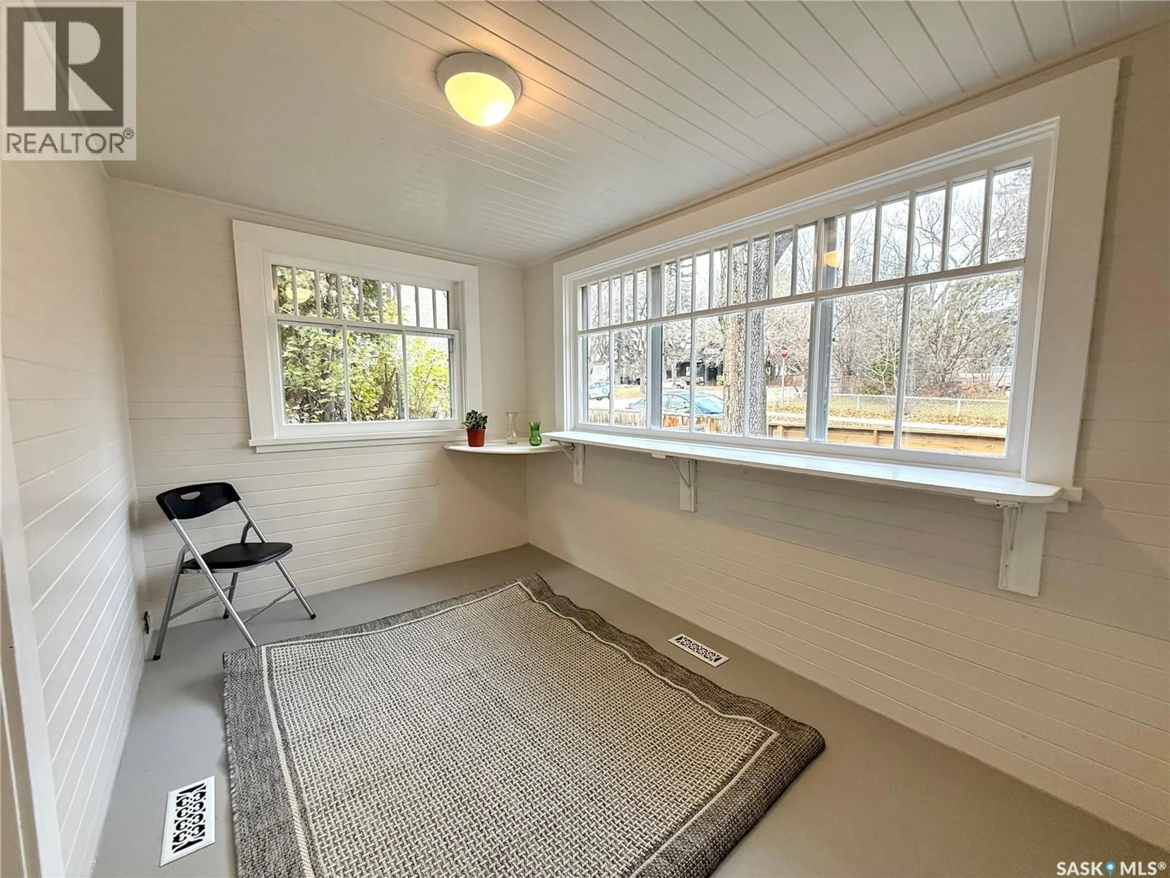 A pic of a room for 419 26TH STREET, Saskatoon Saskatchewan S7L0J1