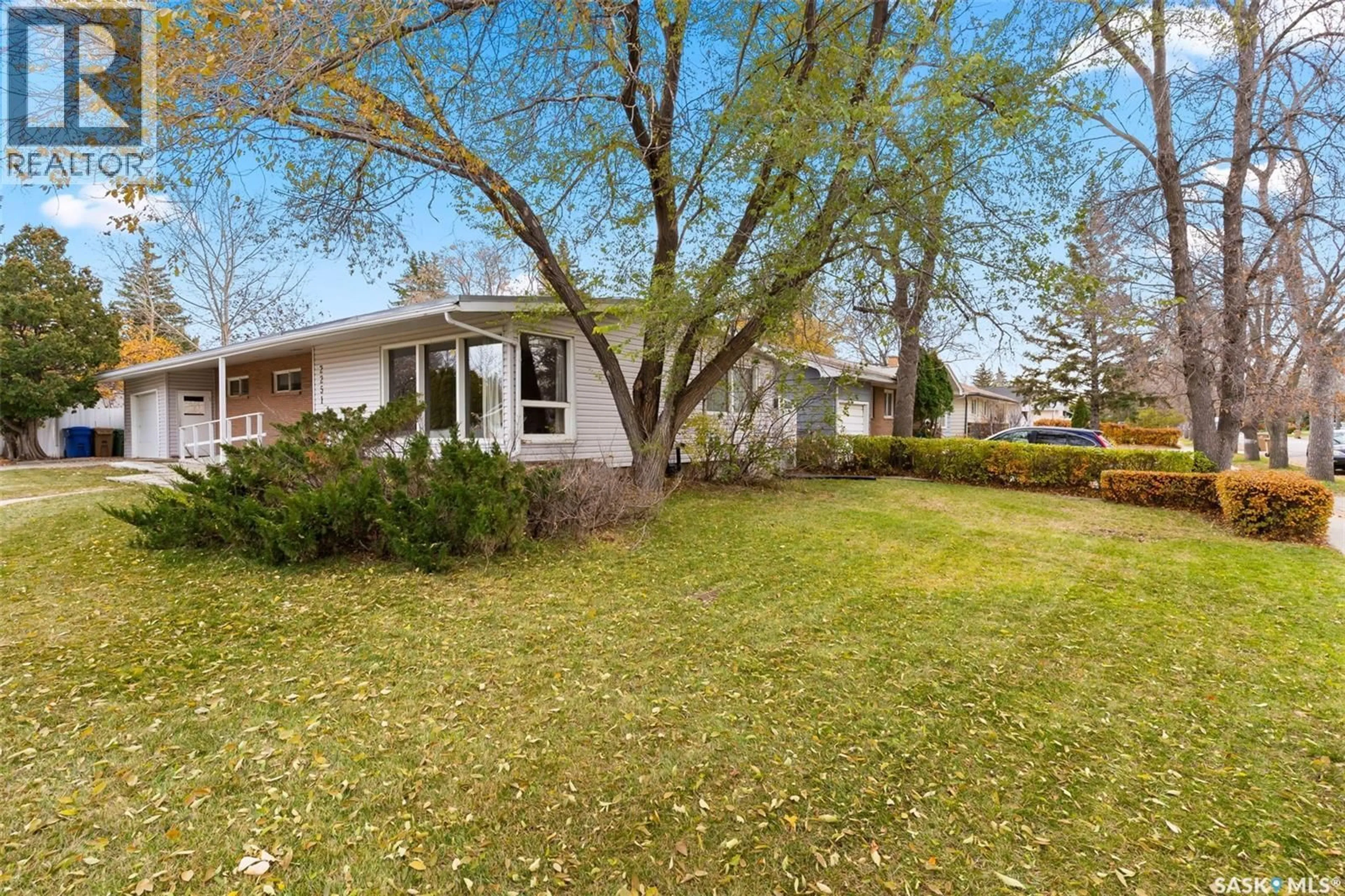 Patio, street for 2251 JUBILEE AVENUE, Regina Saskatchewan S4S3V3