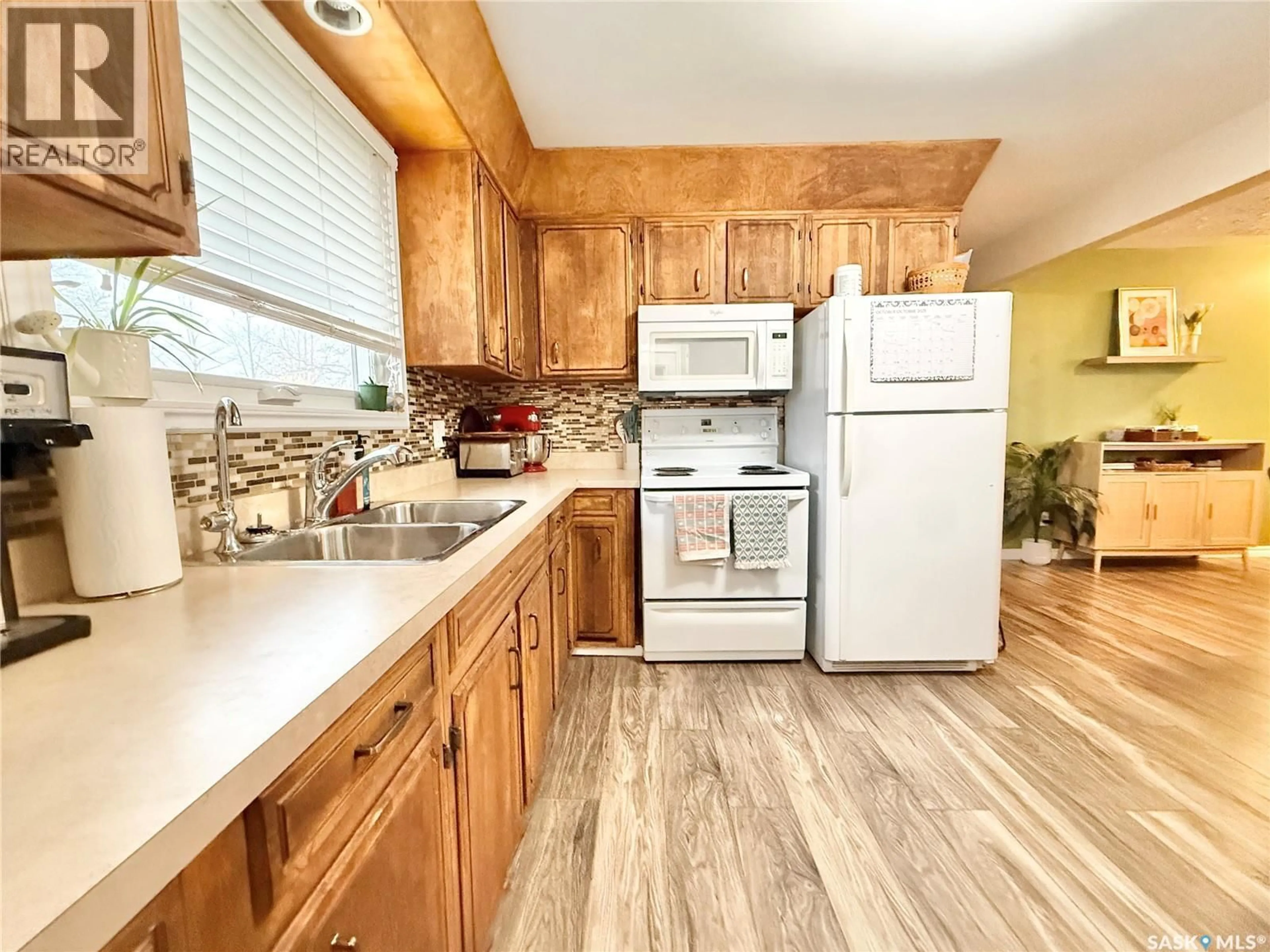 Open concept kitchen, unknown for 837 14TH STREET, Humboldt Saskatchewan S0K2A0