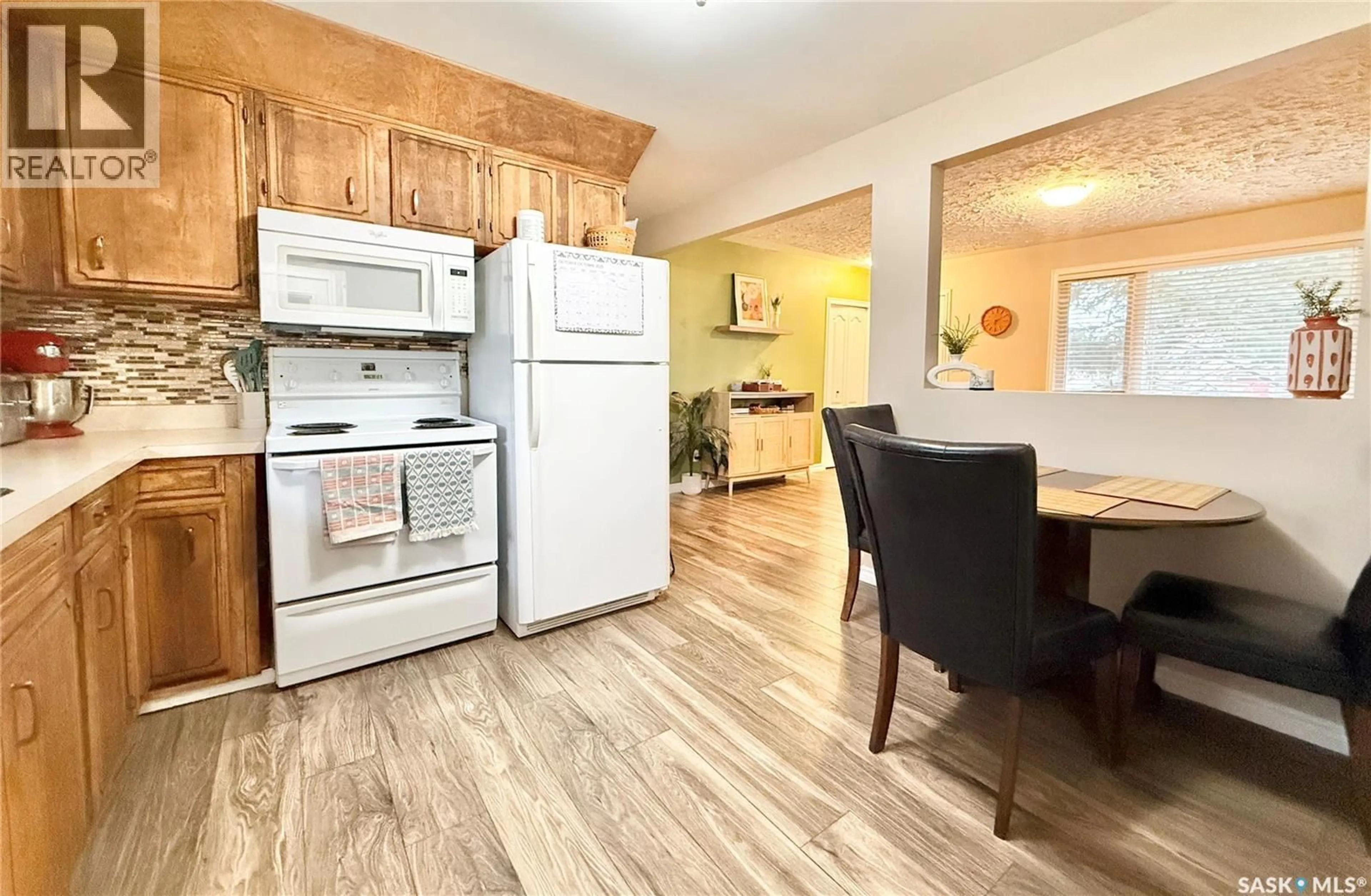 Open concept kitchen, unknown for 837 14TH STREET, Humboldt Saskatchewan S0K2A0