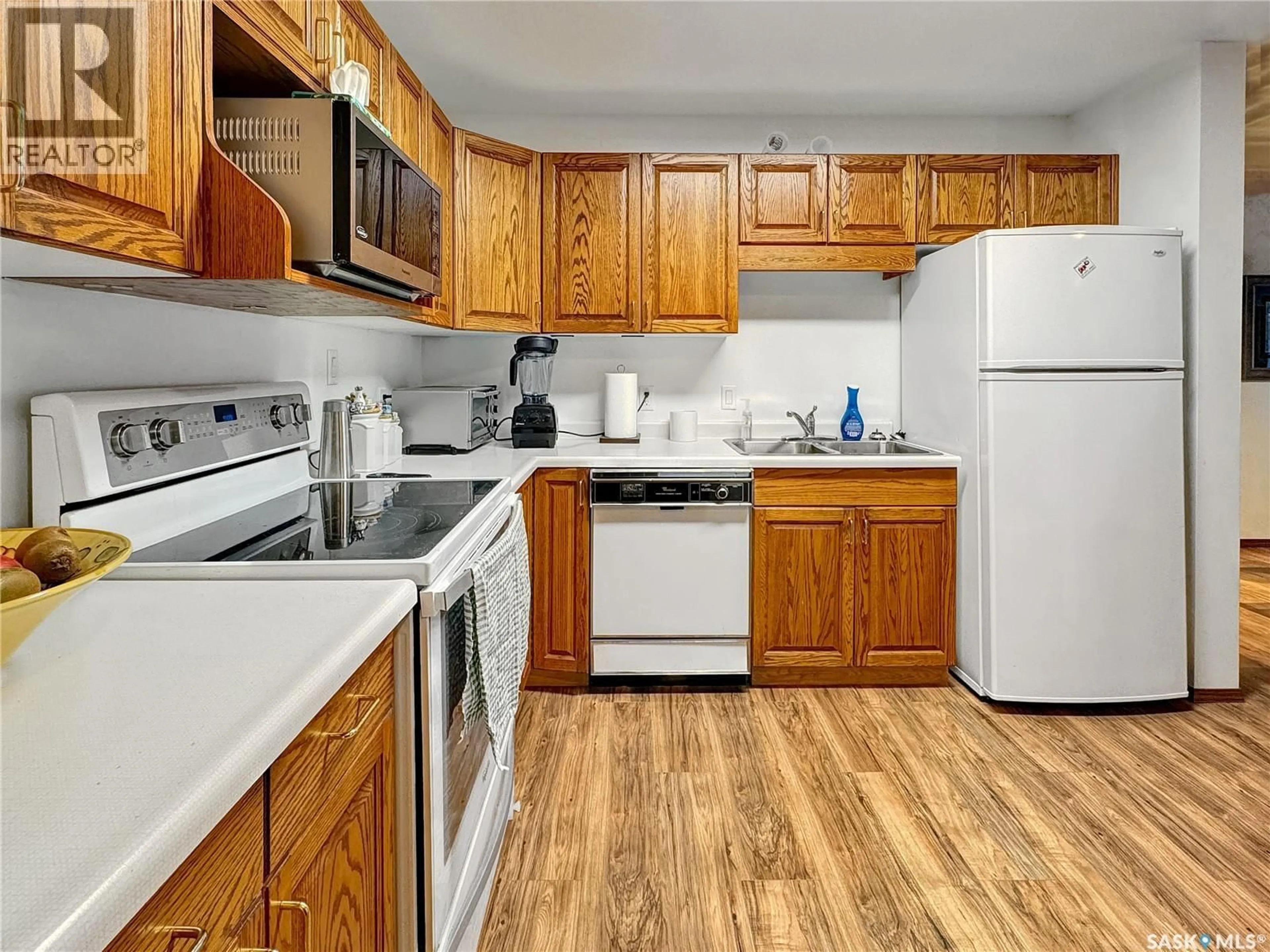 Standard kitchen, unknown for 204 62 24TH STREET, Battleford Saskatchewan S0M0E0