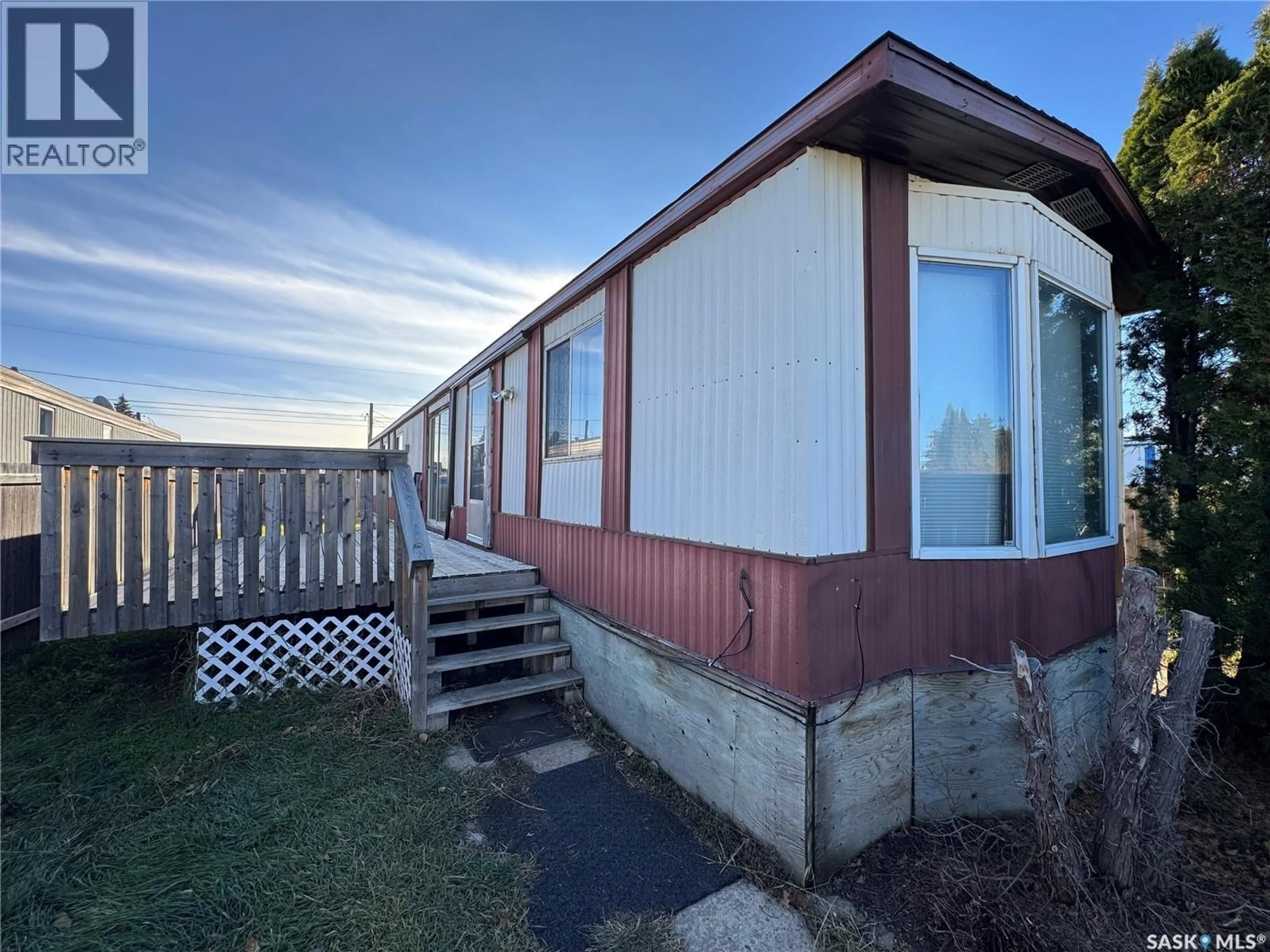 Home with vinyl exterior material, building for 215 17TH STREET, Battleford Saskatchewan S0M0E0