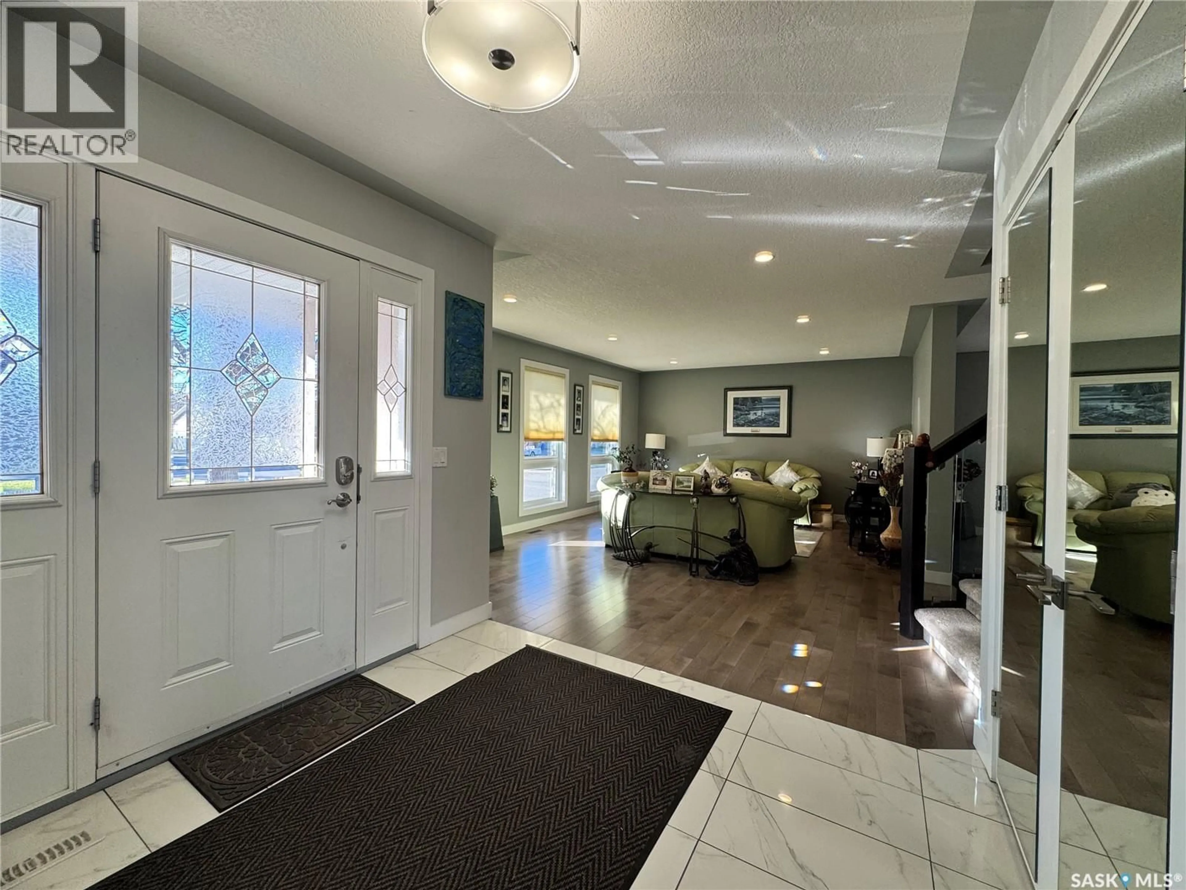 Indoor foyer for E - 1703 HUNTER PLACE, Regina Saskatchewan S4V0P3