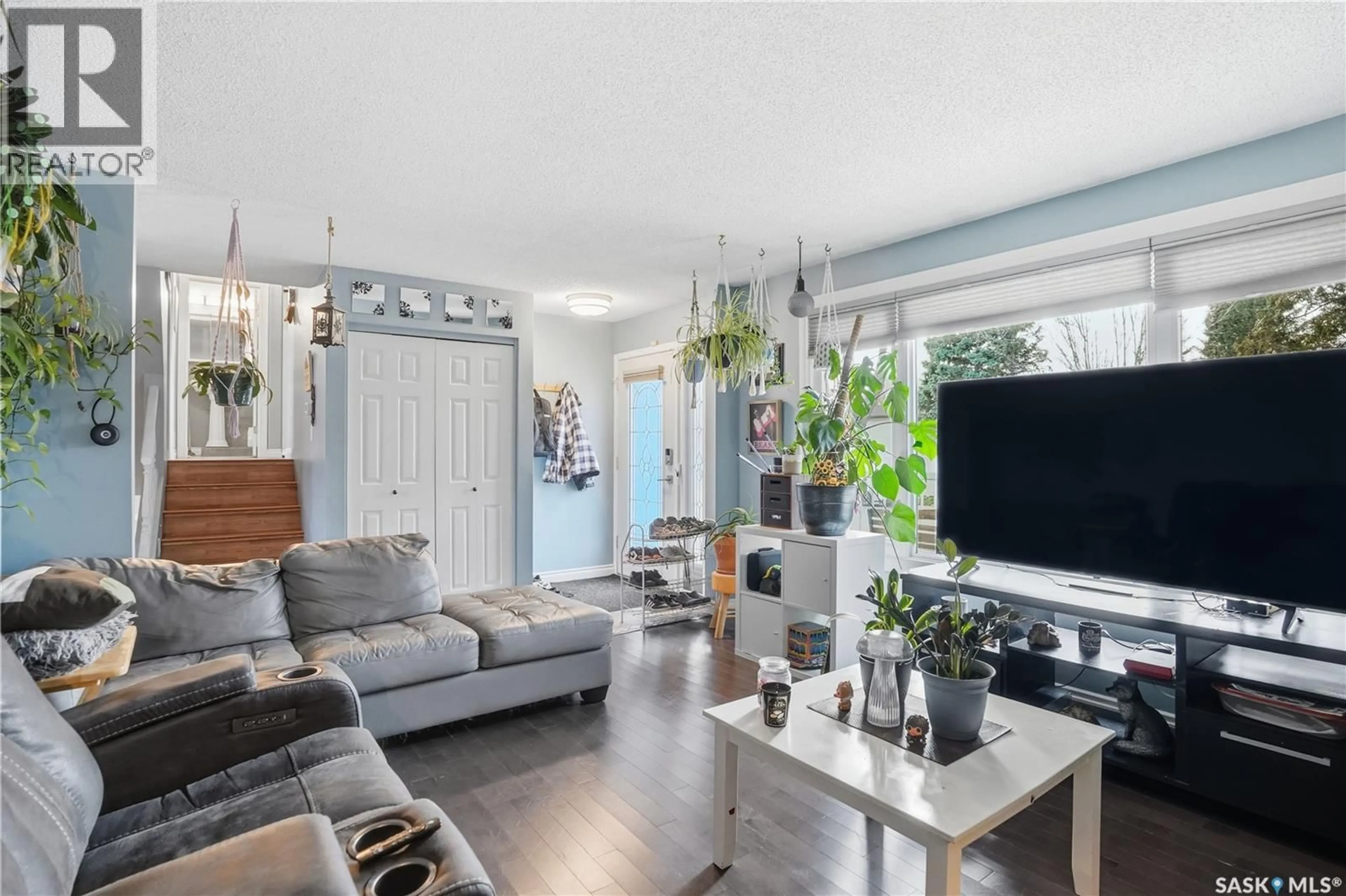 Living room with furniture, unknown for 78 SCRIVENER CRESCENT, Regina Saskatchewan S4N4V7