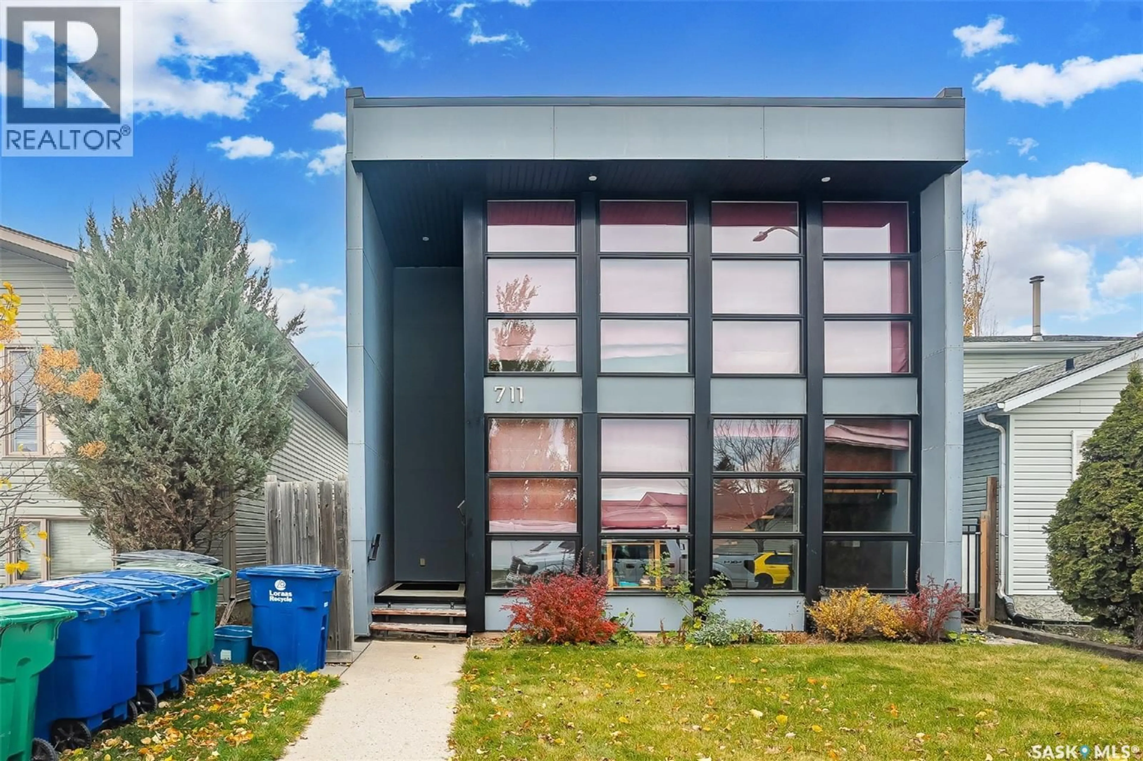 Home with vinyl exterior material, unknown for 711 RUTHERFORD LANE, Saskatoon Saskatchewan S7N4X8