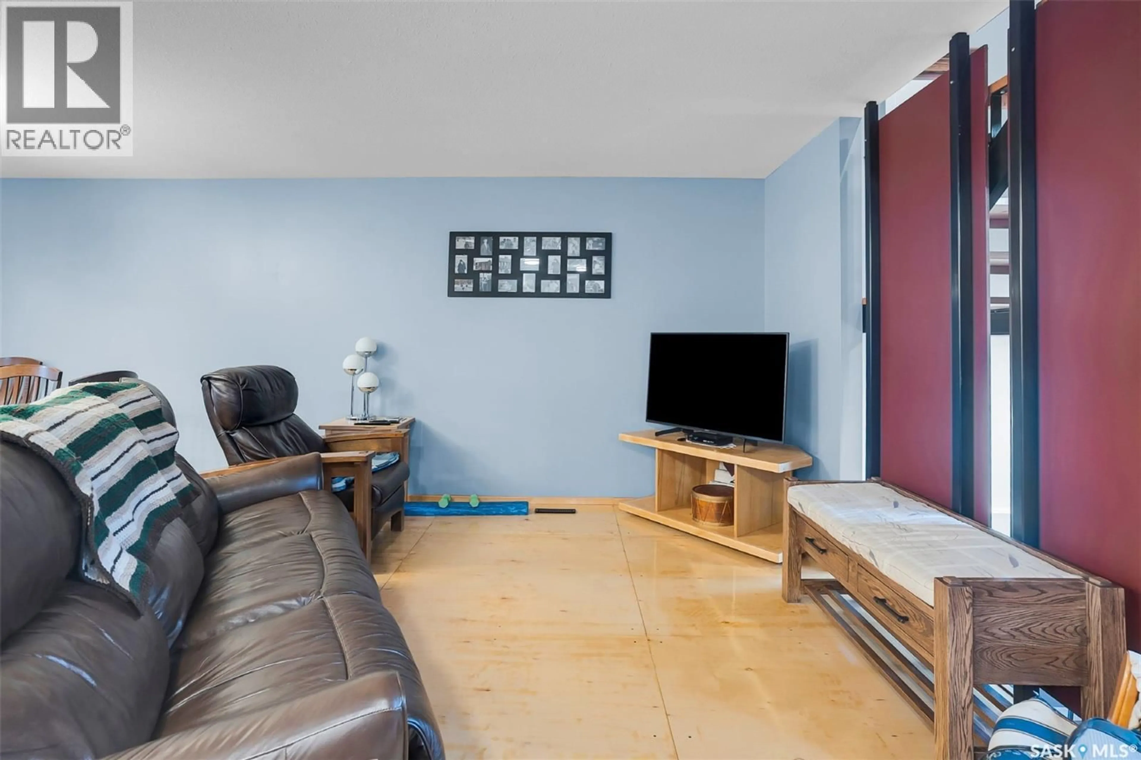 Living room with furniture, unknown for 711 RUTHERFORD LANE, Saskatoon Saskatchewan S7N4X8