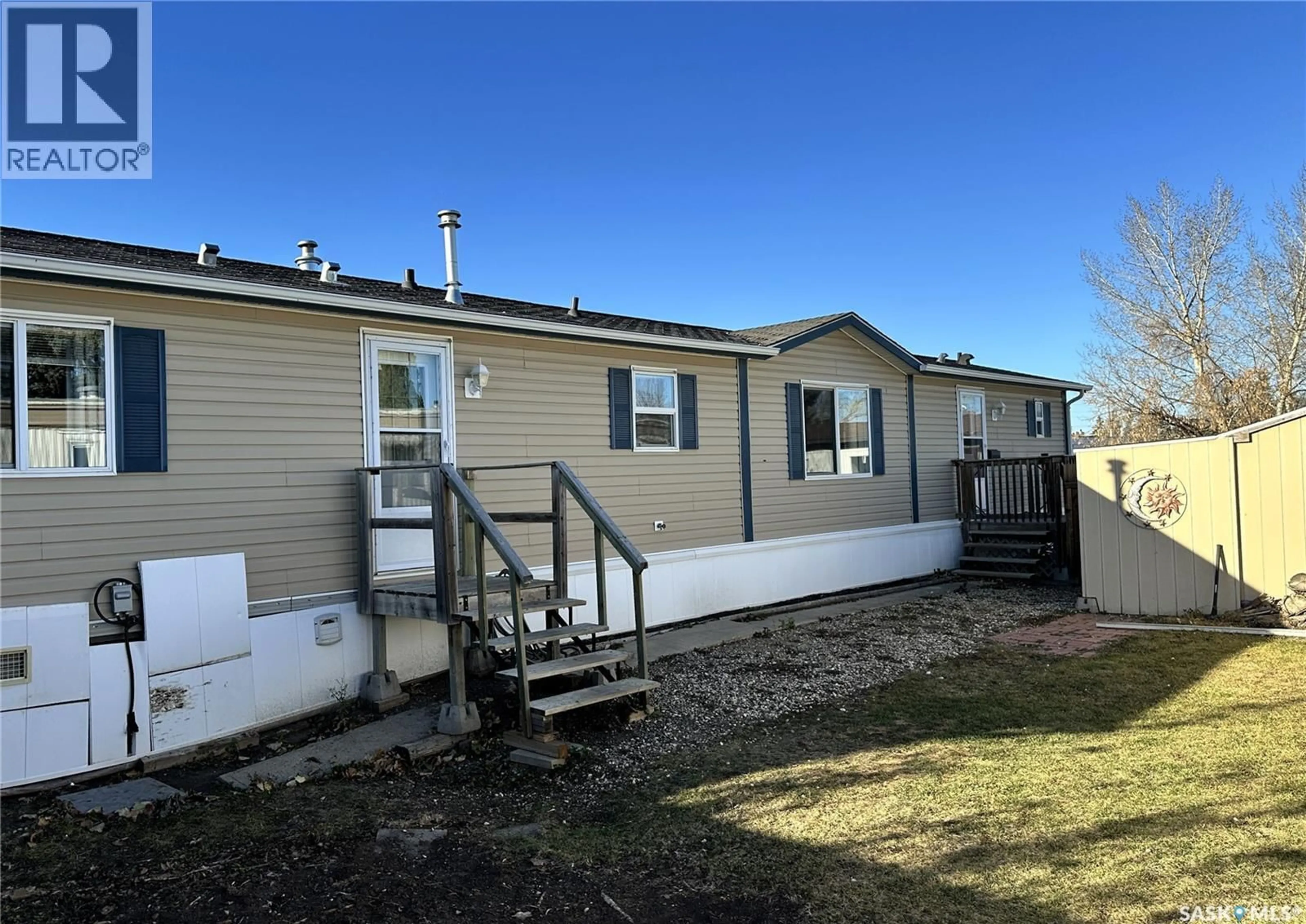 Home with vinyl exterior material, unknown for 4 1035 BOYCHUK DRIVE, Saskatoon Saskatchewan S7H5B2