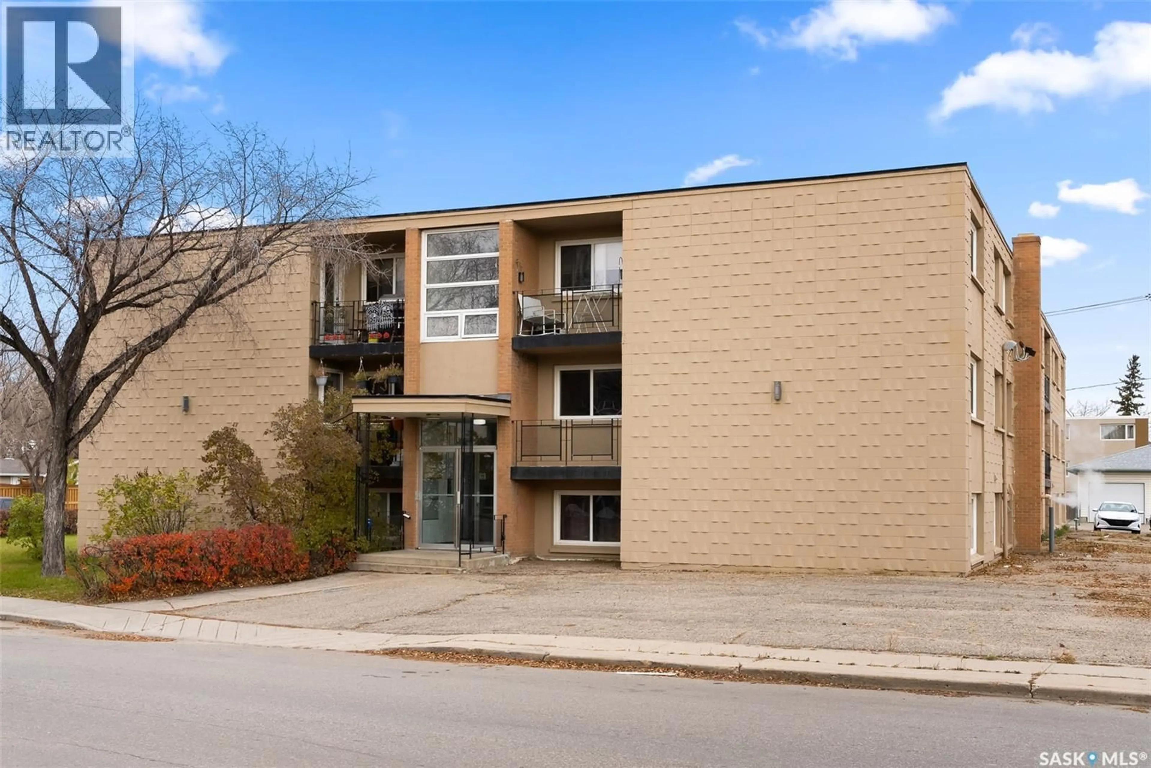 Patio, building for 9 - 2620 5TH AVENUE, Regina Saskatchewan S4R5E5