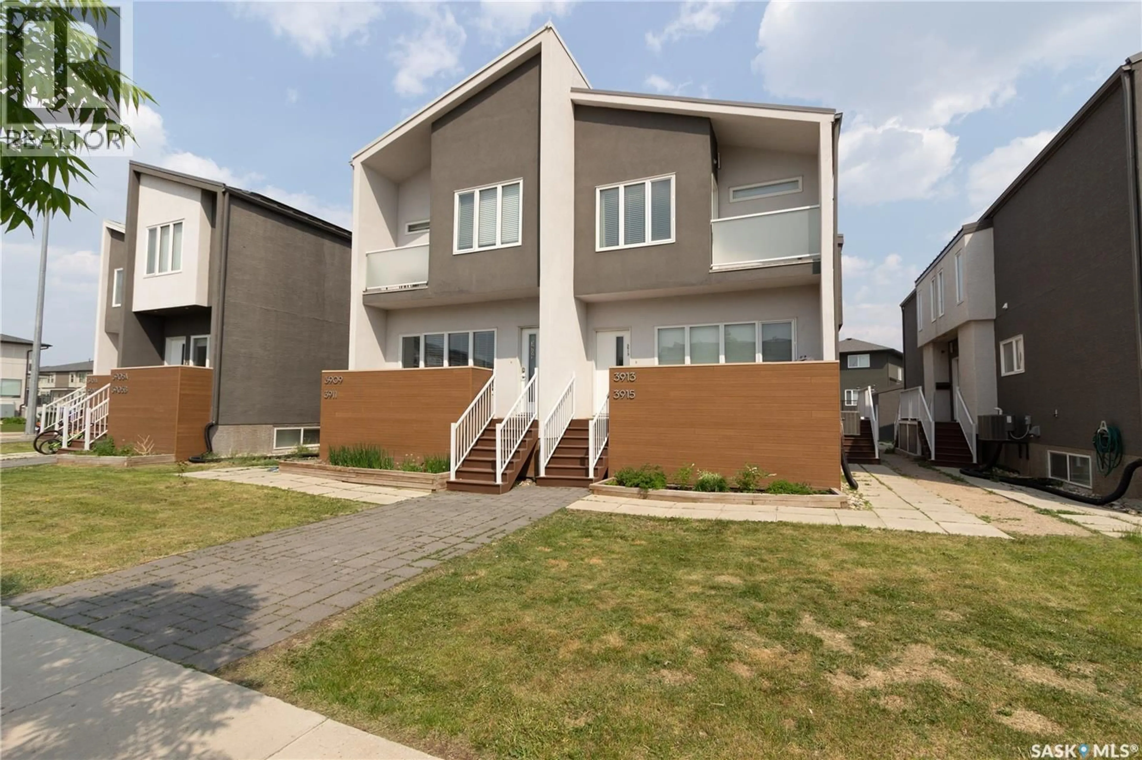 Home with vinyl exterior material, street for 3913 JAMES HILL ROAD, Regina Saskatchewan S4W0N8