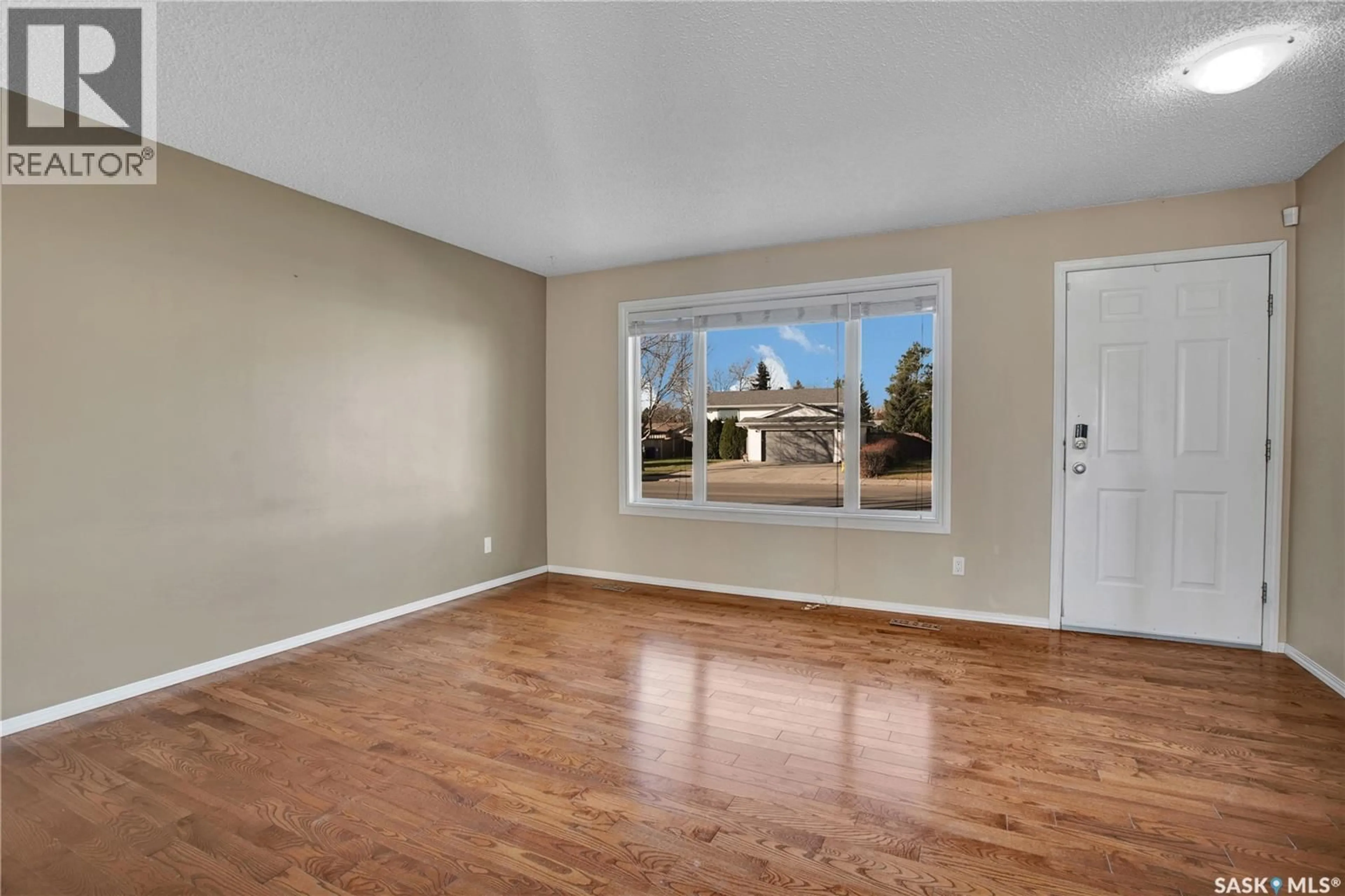 Unknown for 114 HUNT ROAD, Saskatoon Saskatchewan S7L7C9