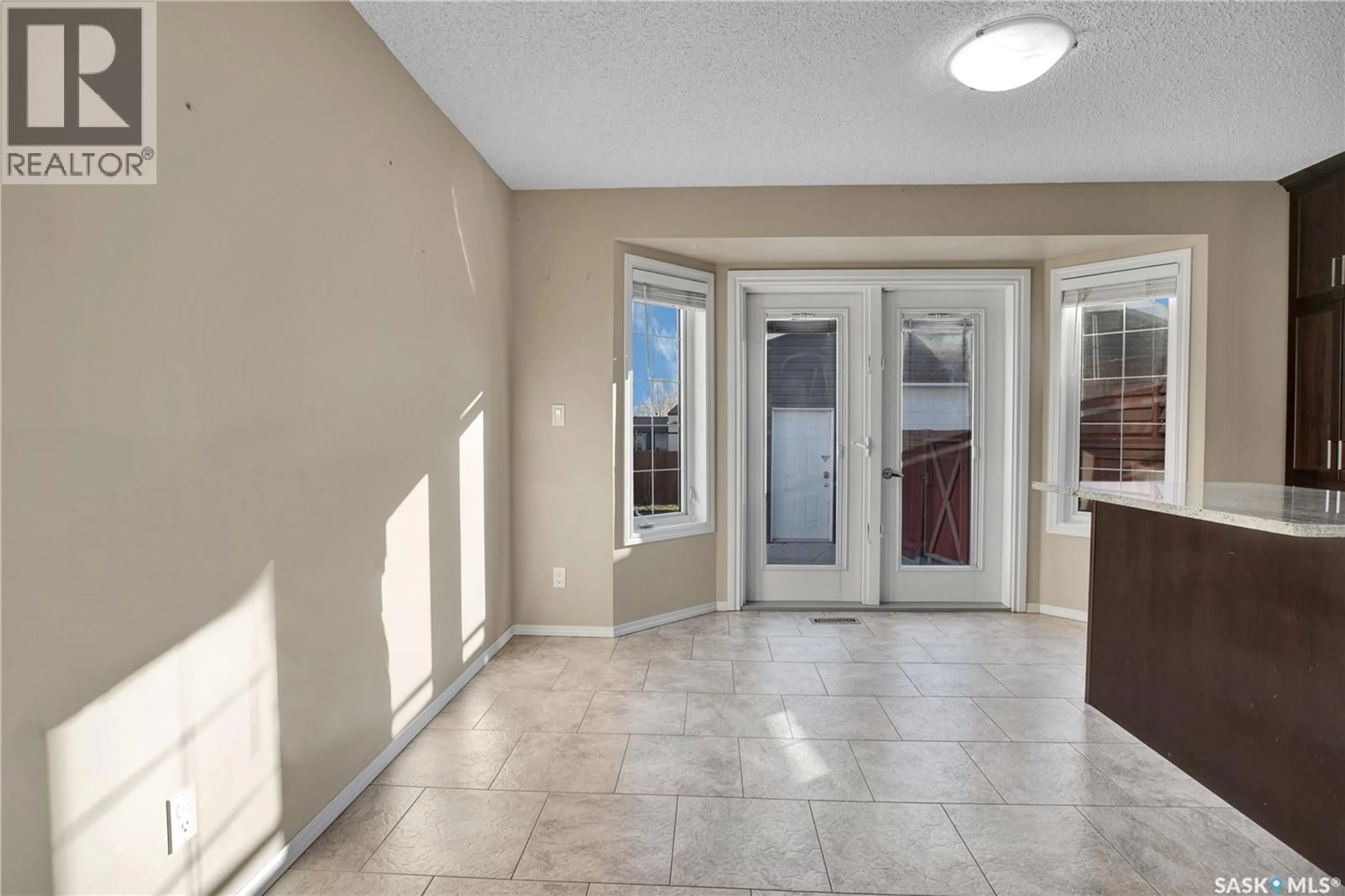 Indoor entryway for 114 HUNT ROAD, Saskatoon Saskatchewan S7L7C9