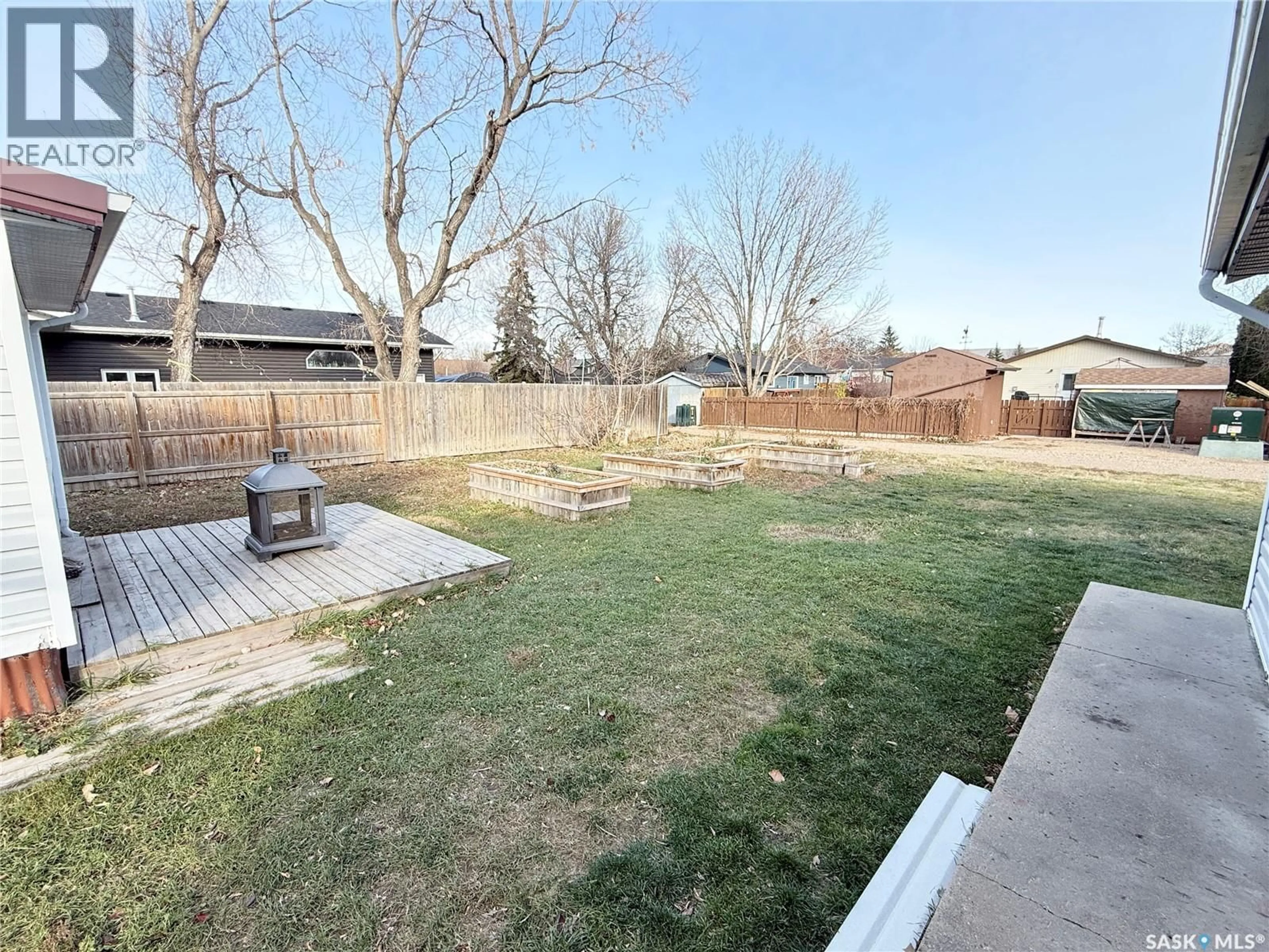 Unknown for 216 ONSTAD CRESCENT, Weyburn Saskatchewan S4H2T2