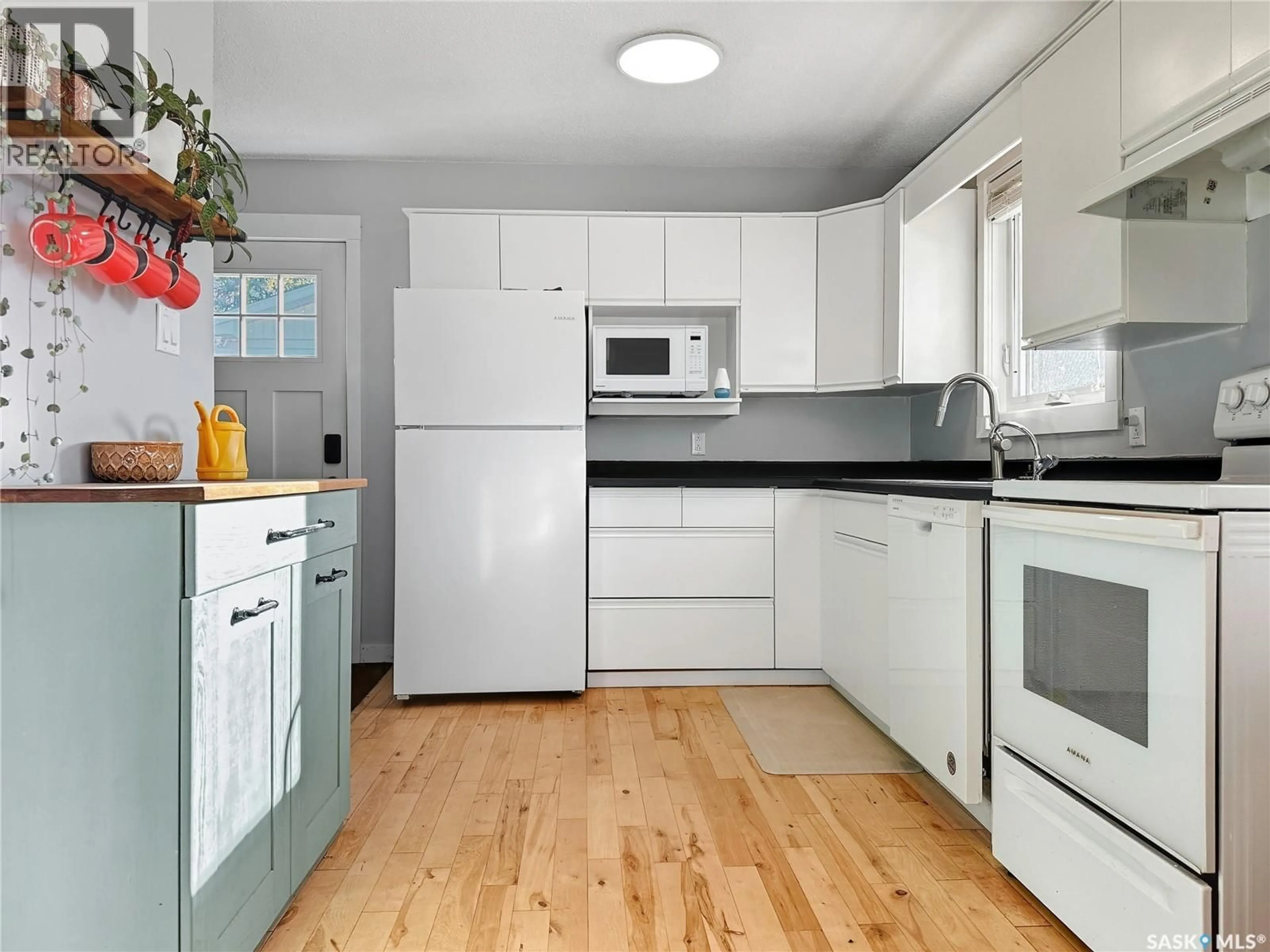 Standard kitchen, unknown for 9128 WALKER DRIVE, North Battleford Saskatchewan S9A2X1