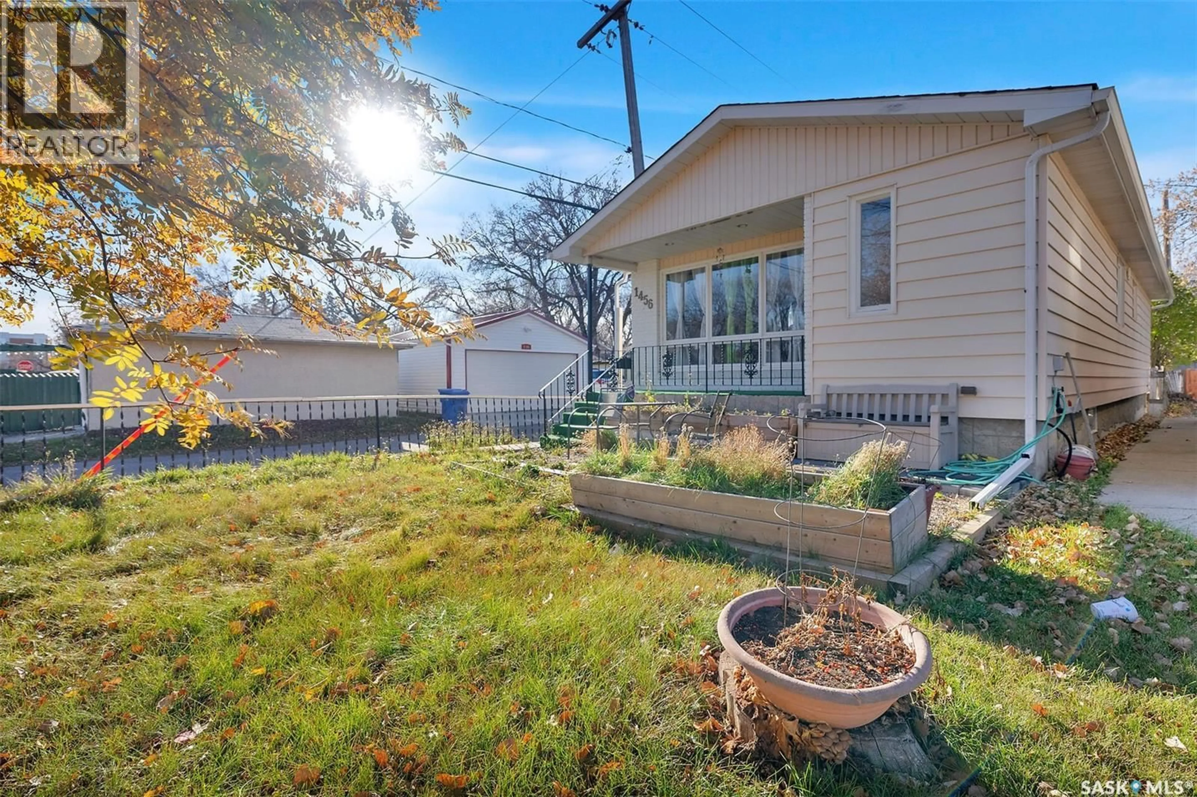 Patio, street for 1456 CONNAUGHT STREET, Regina Saskatchewan S4T4S9