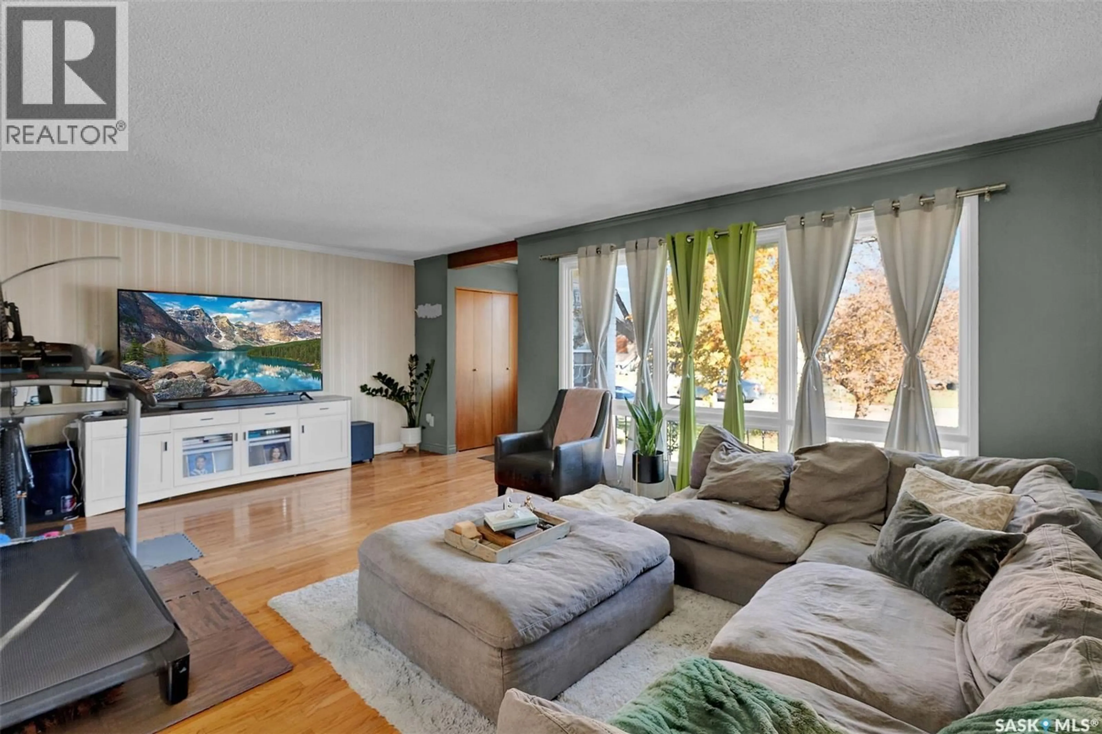 Living room with furniture, unknown for 1456 CONNAUGHT STREET, Regina Saskatchewan S4T4S9