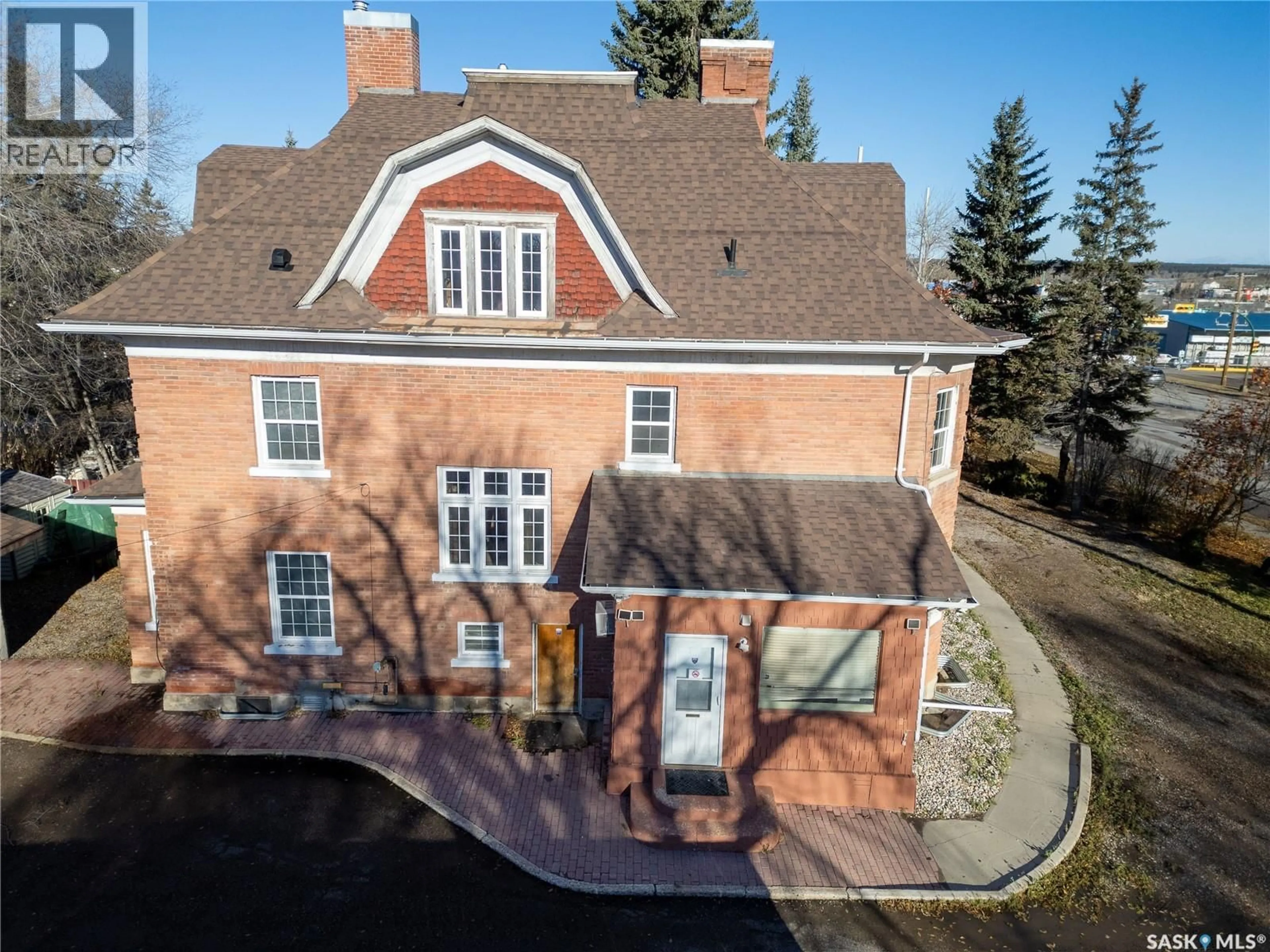 A pic from outside/outdoor area/front of a property/back of a property/a pic from drone, street for 585 19TH STREET, Prince Albert Saskatchewan S6V1K3