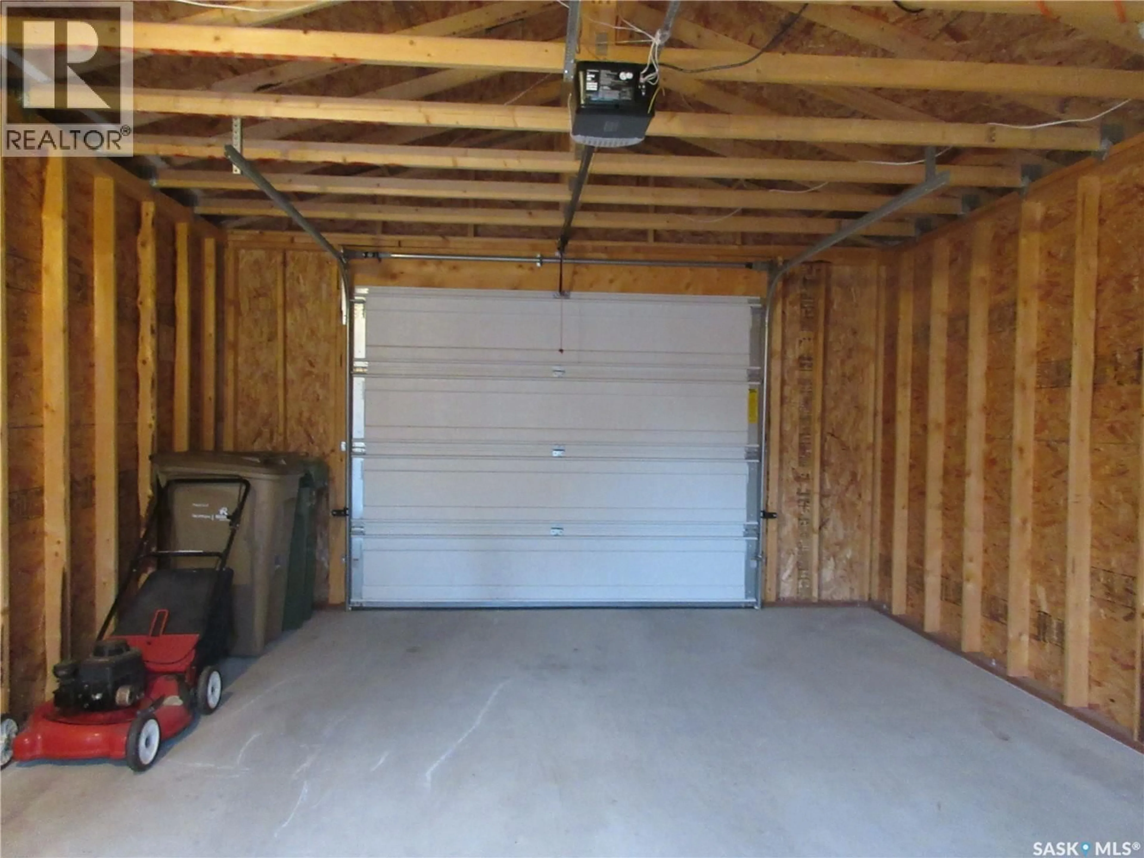 Indoor garage for 2212 WALLACE STREET, Regina Saskatchewan S4N4N7