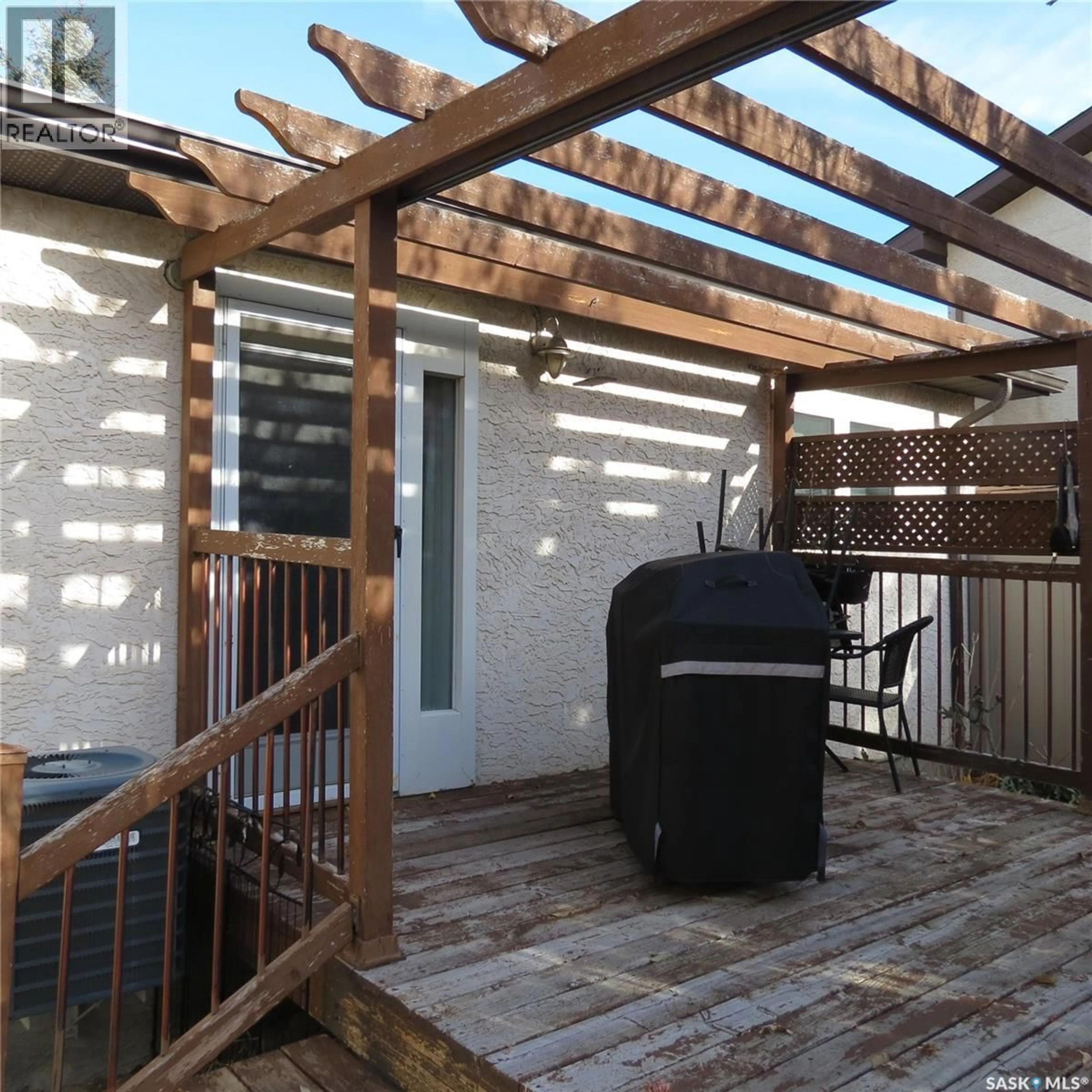 Patio, street for 5931 GIBBINGS BAY, Regina Saskatchewan S4X4B3