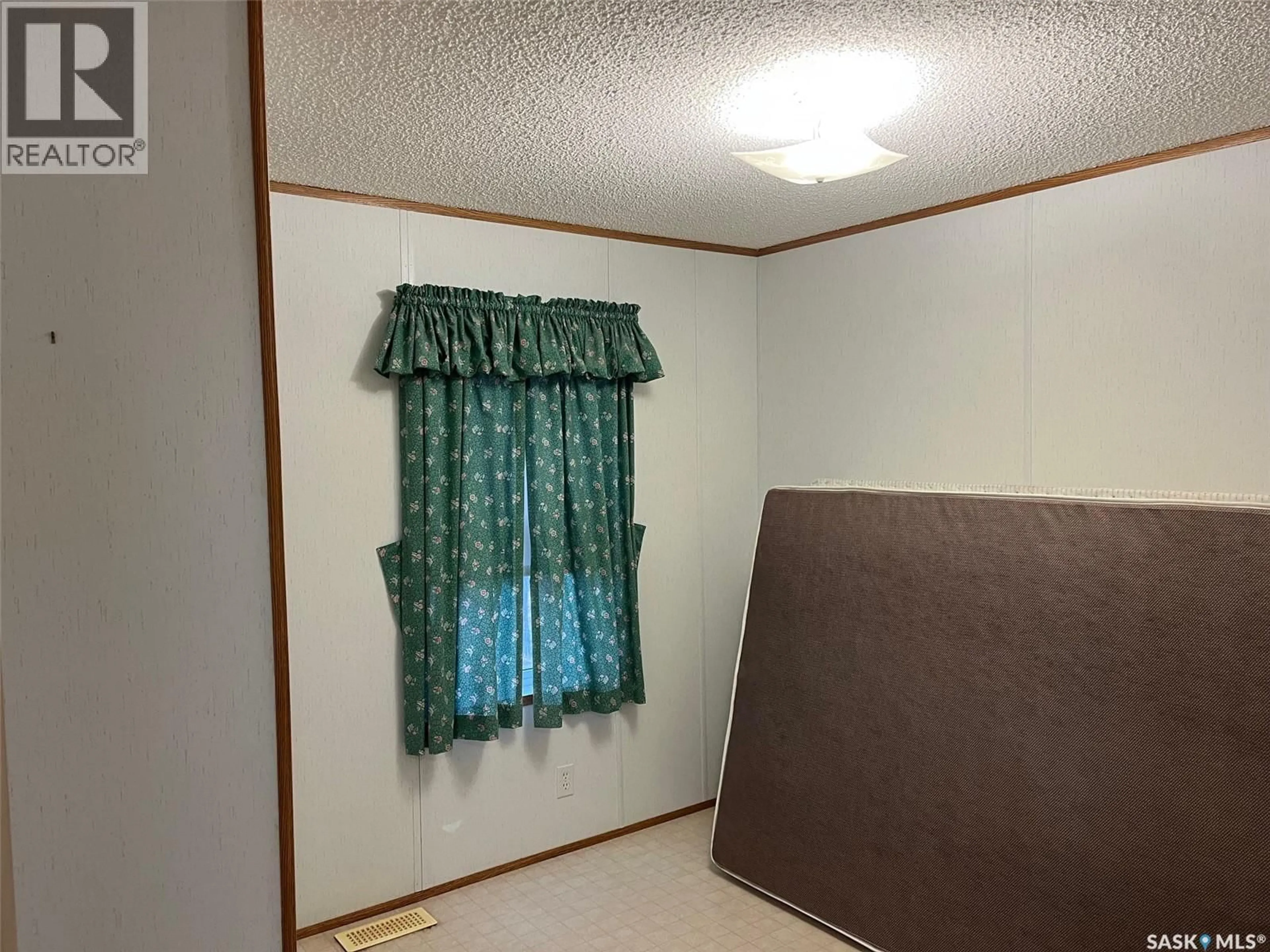 A pic of a room for E - 118 2 AVENUE, Lafleche Saskatchewan S0H2K0