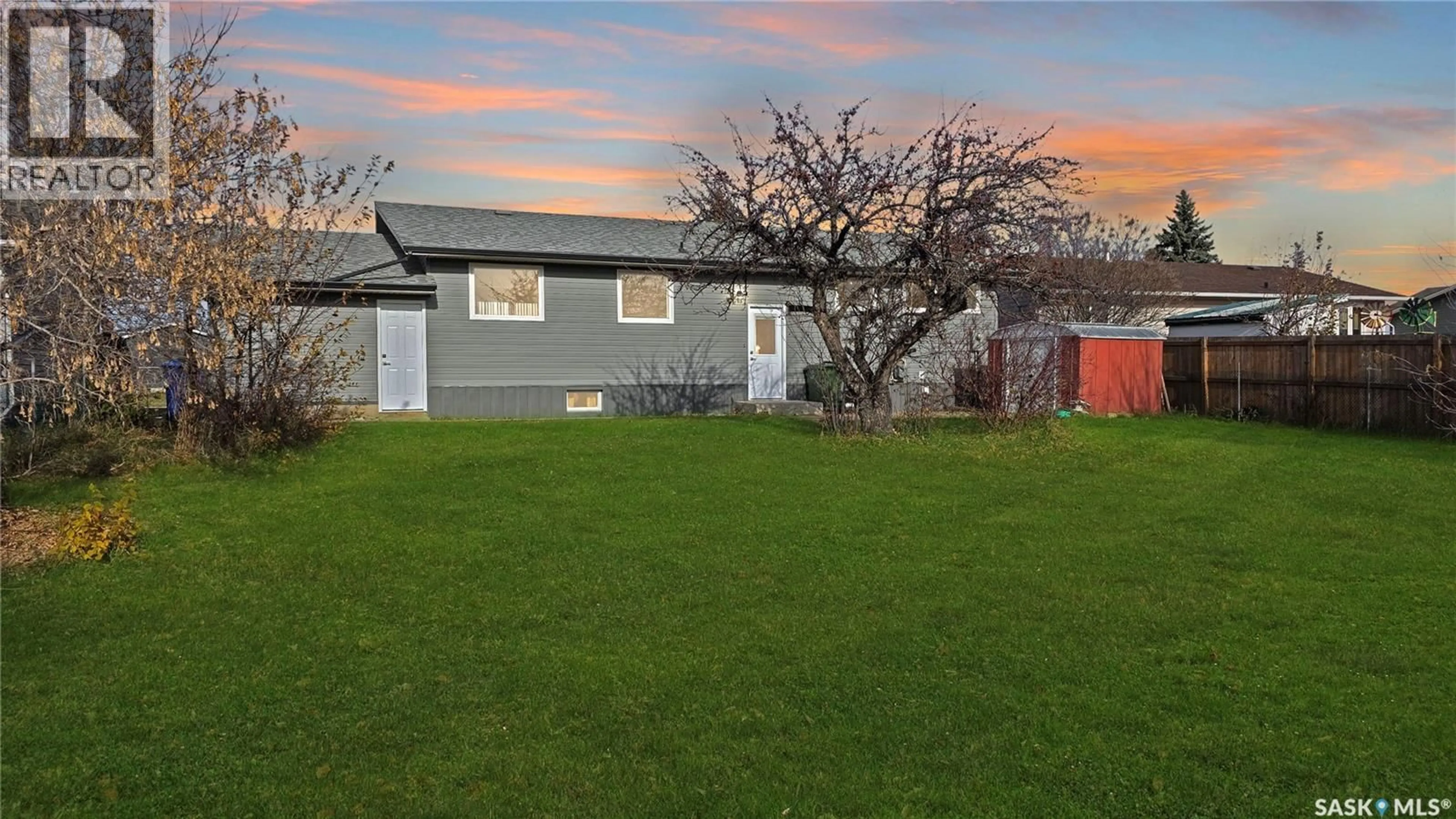 A pic from outside/outdoor area/front of a property/back of a property/a pic from drone, street for 368 WELLINGTON PARK ROAD, Yorkton Saskatchewan S3N3B7