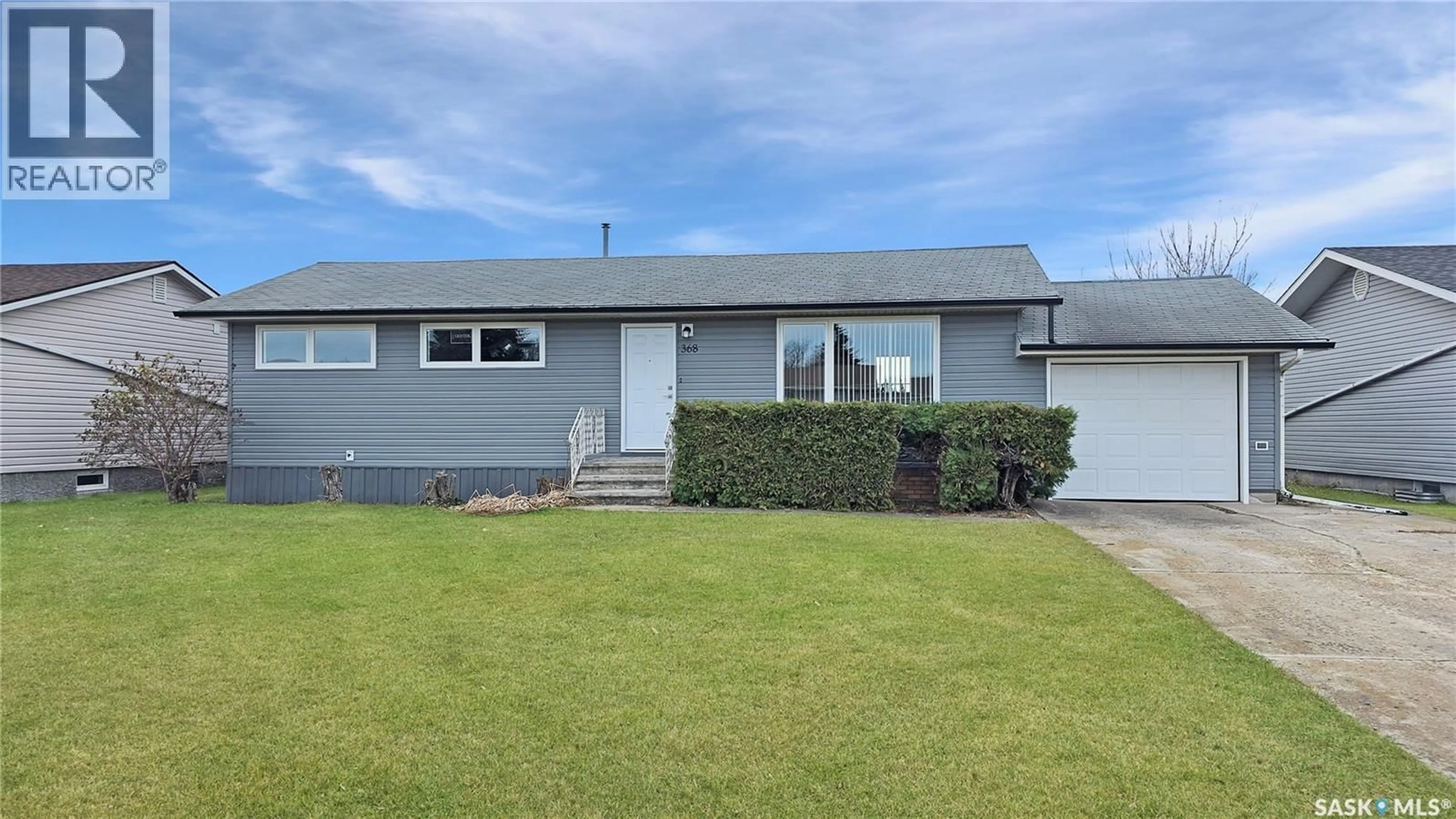 Home with vinyl exterior material, street for 368 WELLINGTON PARK ROAD, Yorkton Saskatchewan S3N3B7