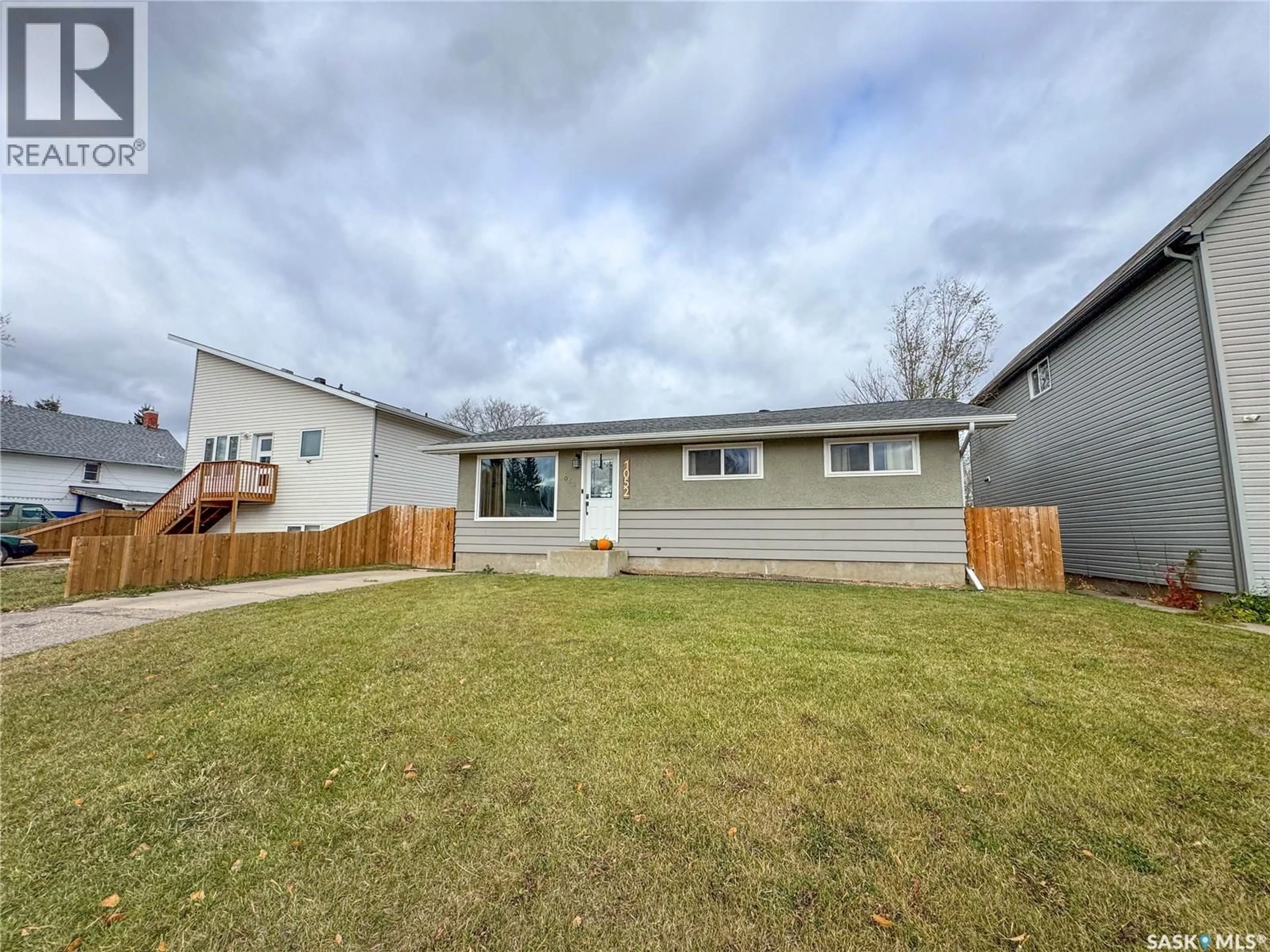 A pic from outside/outdoor area/front of a property/back of a property/a pic from drone, street for 1052 4TH STREET, Prince Albert Saskatchewan S6V0K9