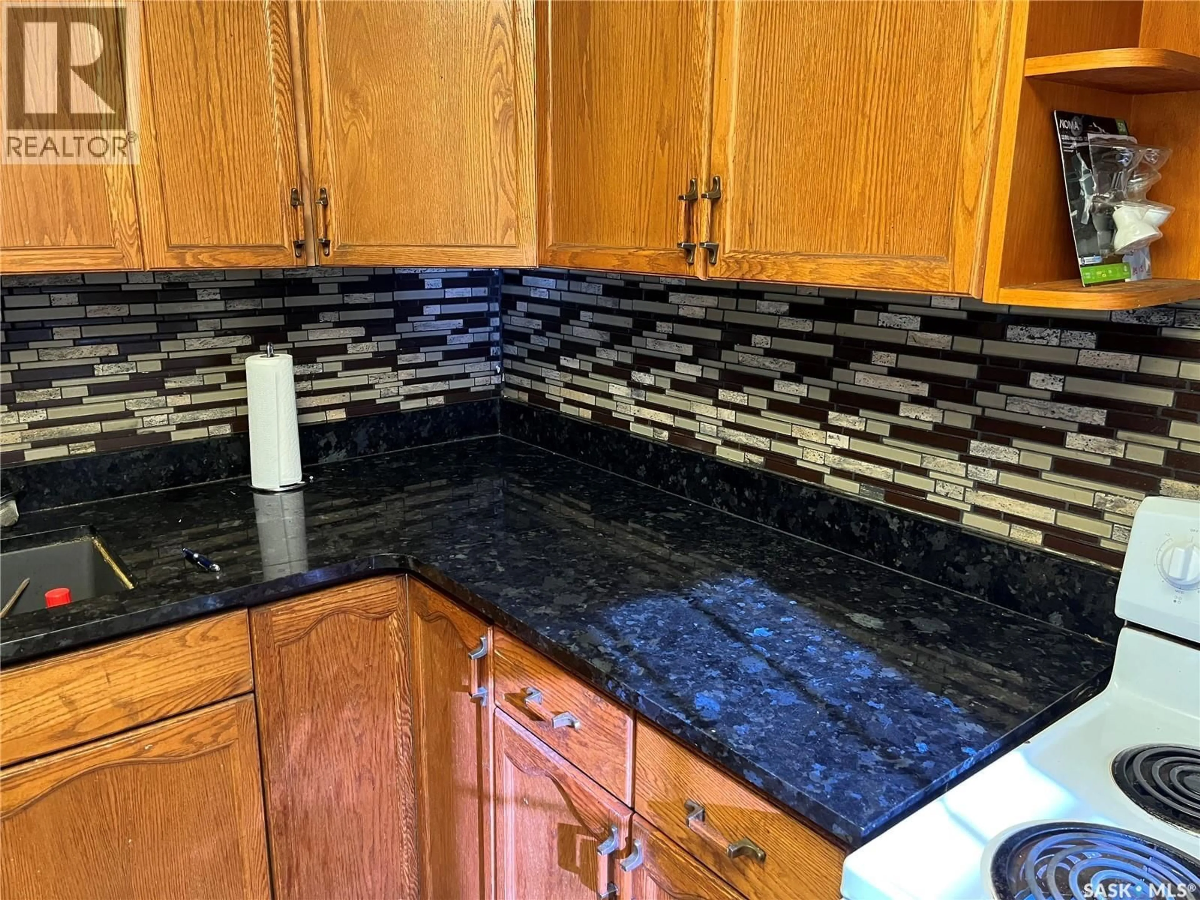 Standard kitchen, ceramic/tile floor for 5009 8TH AVENUE, Regina Saskatchewan S4T0W4