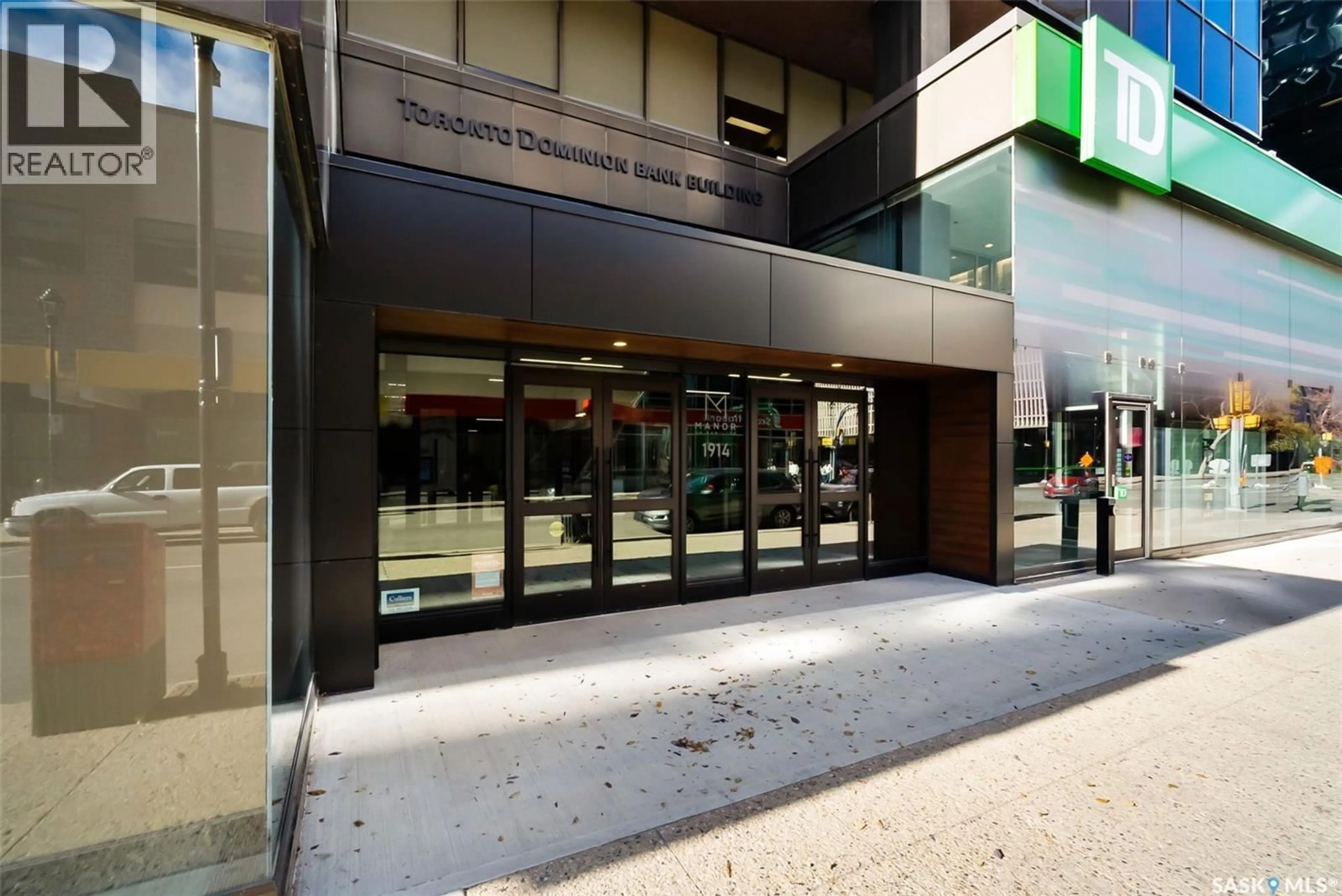 Indoor foyer for 1914 - 1207 HAMILTON STREET, Regina Saskatchewan S4P3N6