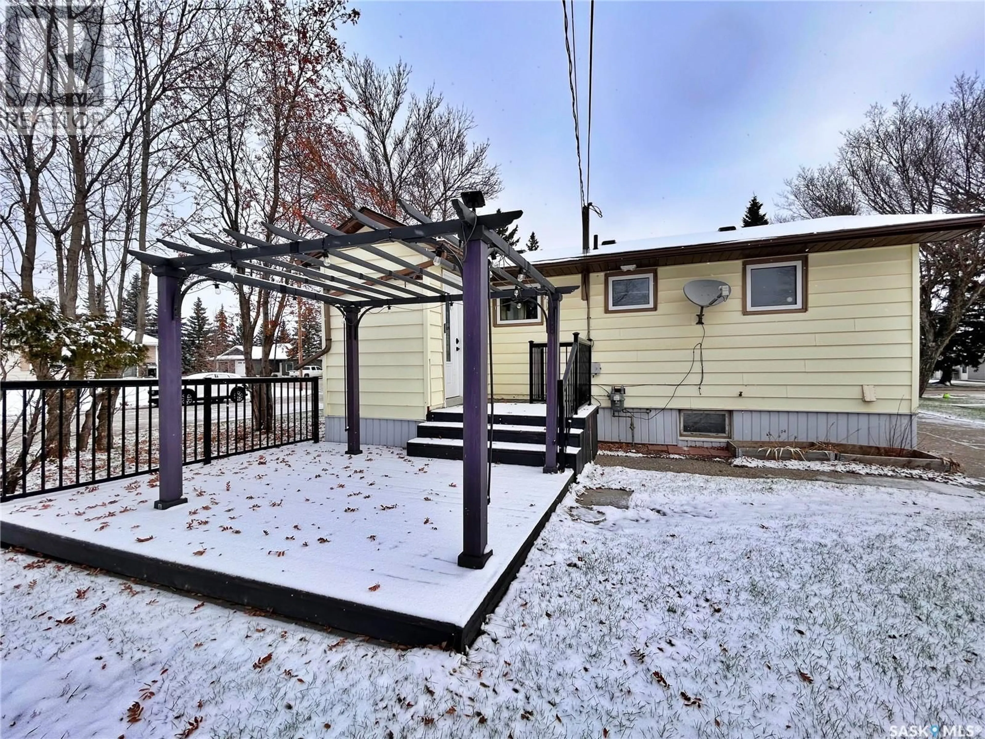 Patio, street for 501 WINDOVER AVENUE, Moosomin Saskatchewan S0G3N0