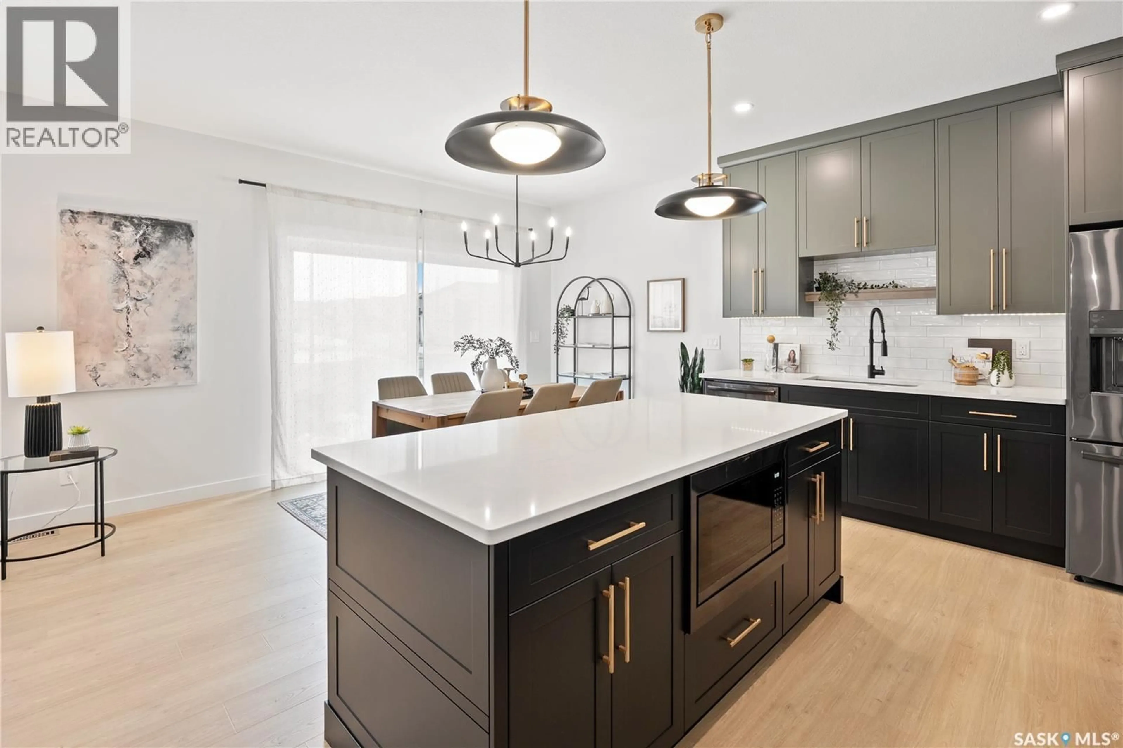 Contemporary kitchen, unknown for 445 TRAEGER CLOSE, Saskatoon Saskatchewan S7V1Z5