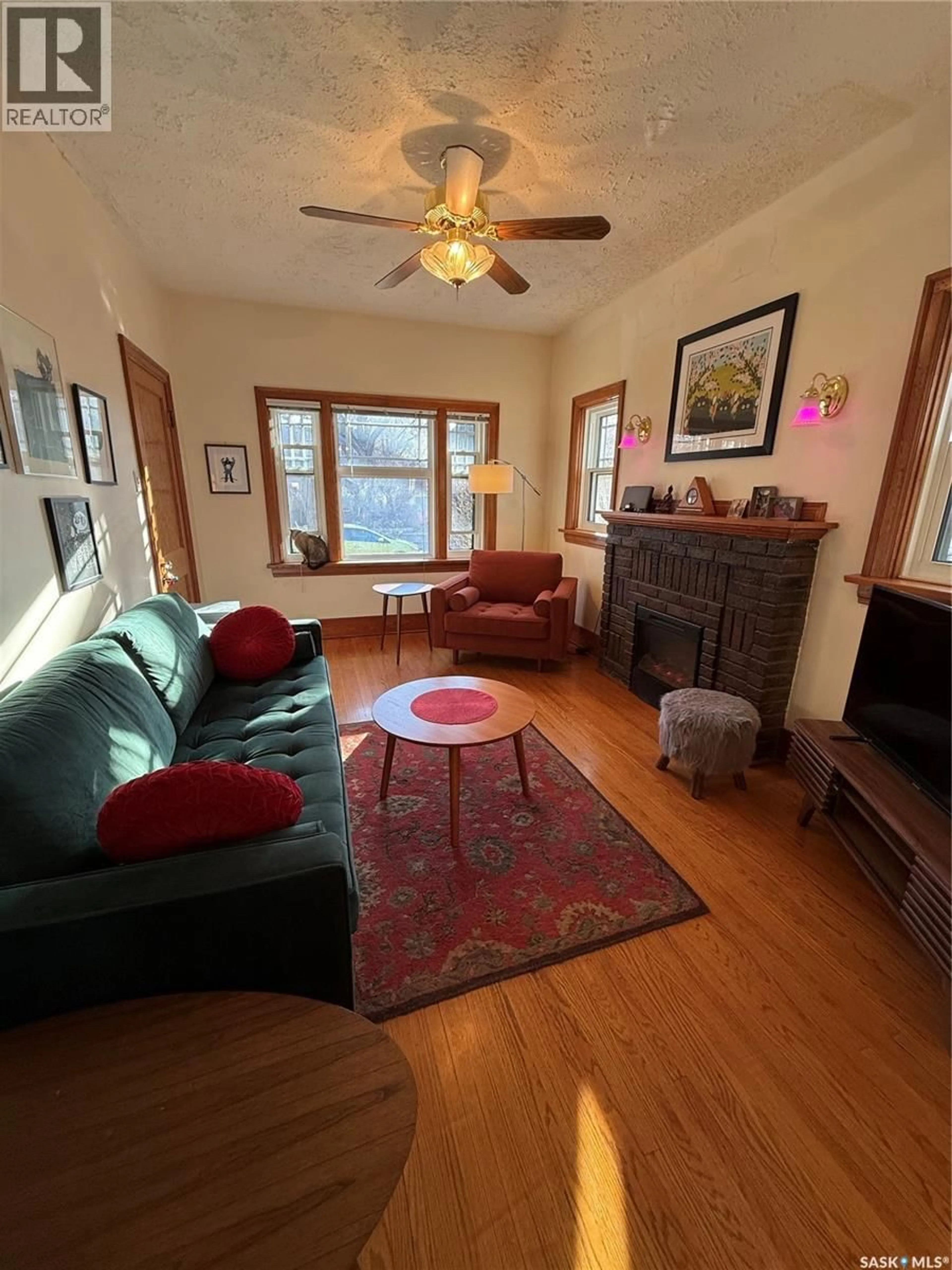 Living room with furniture, unknown for 431 6TH STREET, Saskatoon Saskatchewan S7H1B7